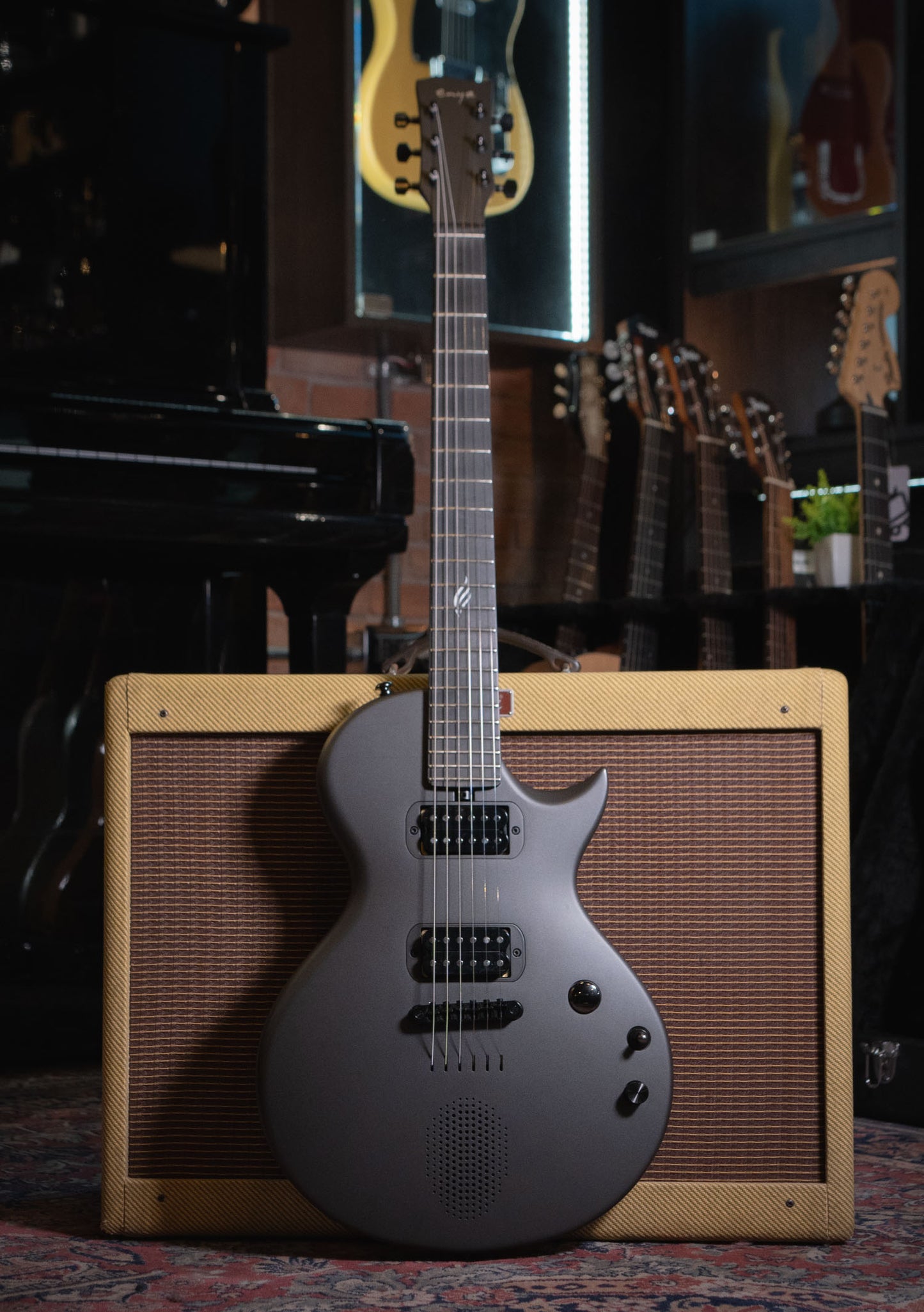 ENYA Go Sonic Black Black usada (incluye funda) - Guitarra eléctrica