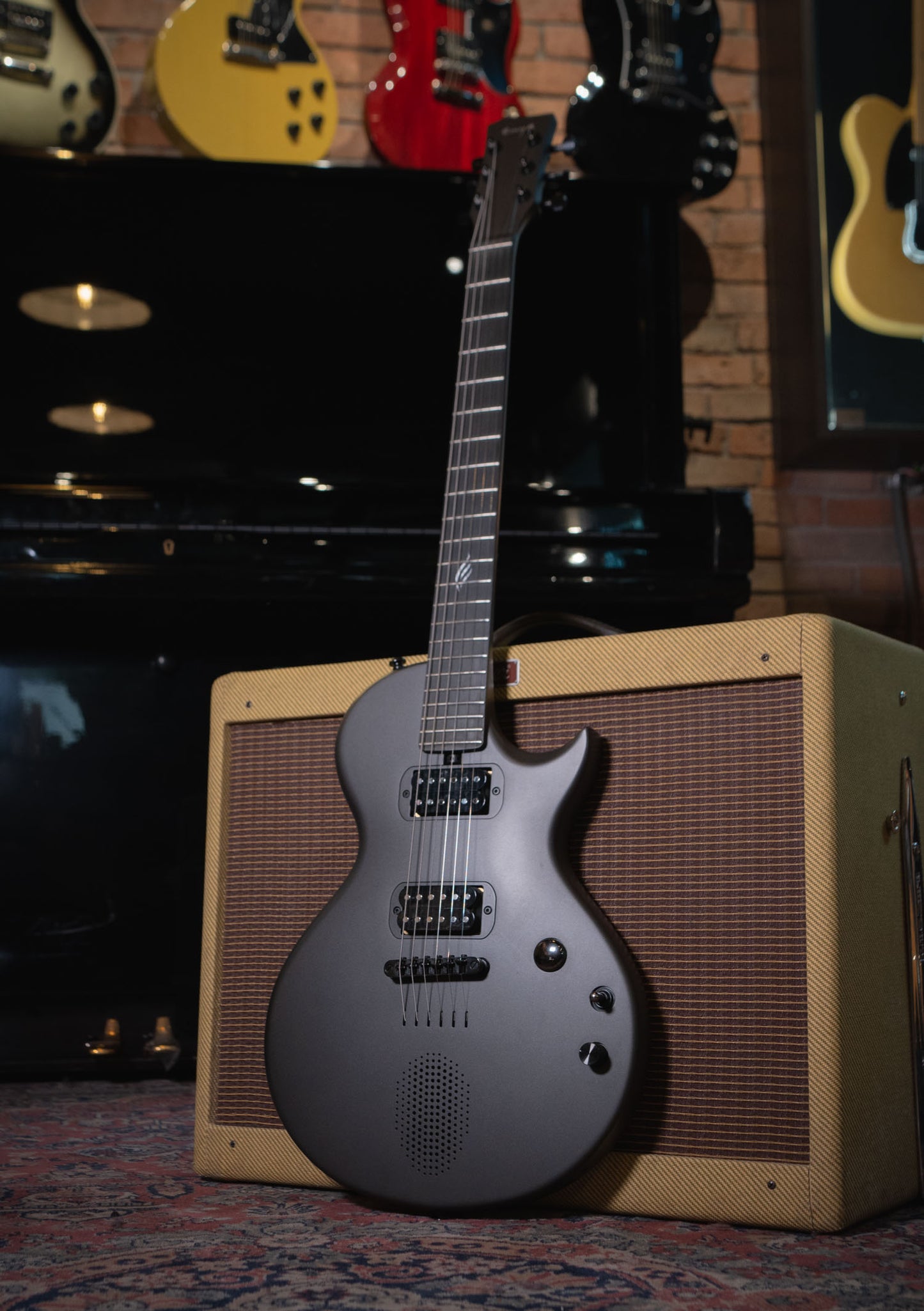 ENYA Go Sonic Black Black usada (incluye funda) - Guitarra eléctrica