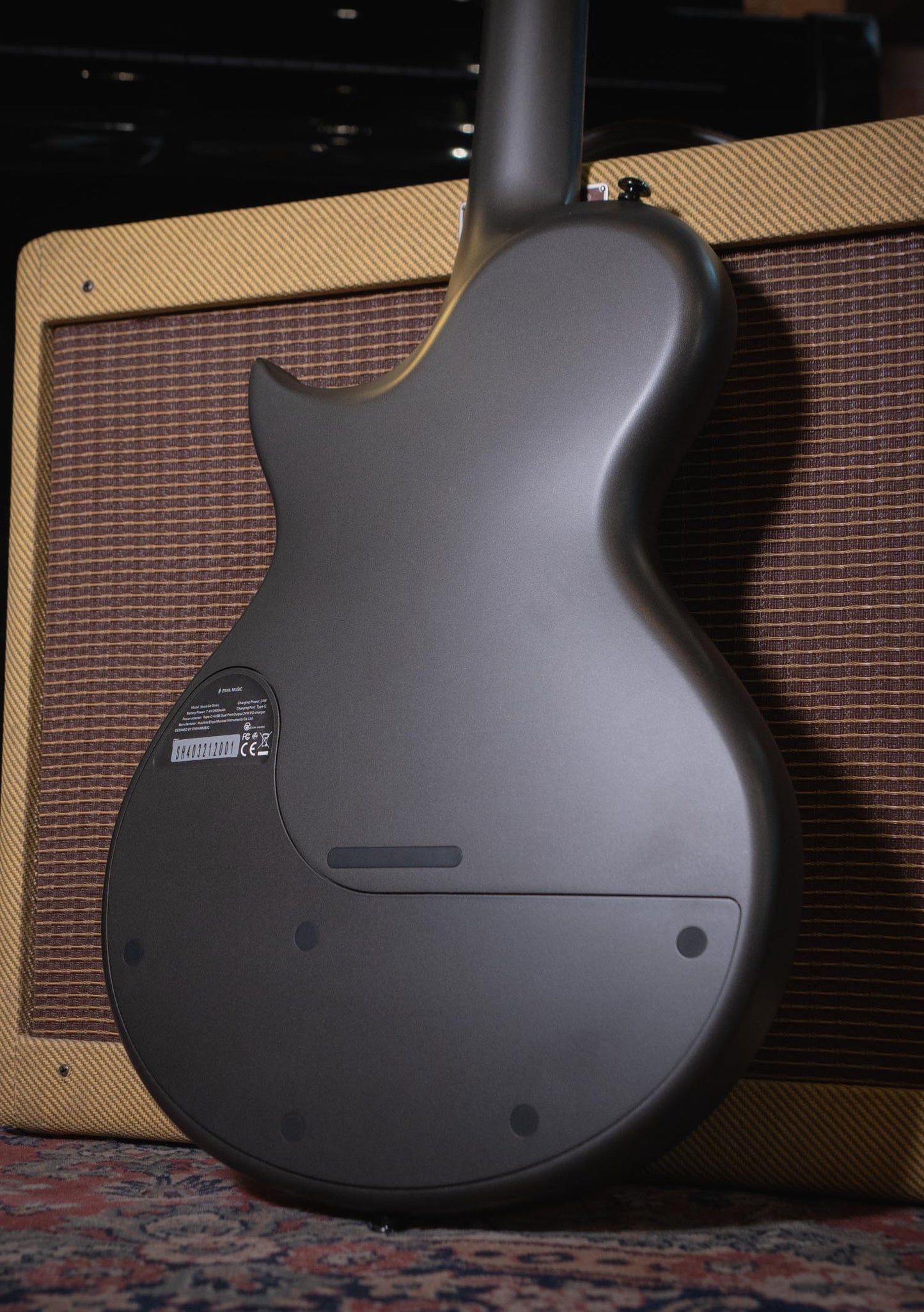 ENYA Go Sonic Black Black usada (incluye funda) - Guitarra eléctrica