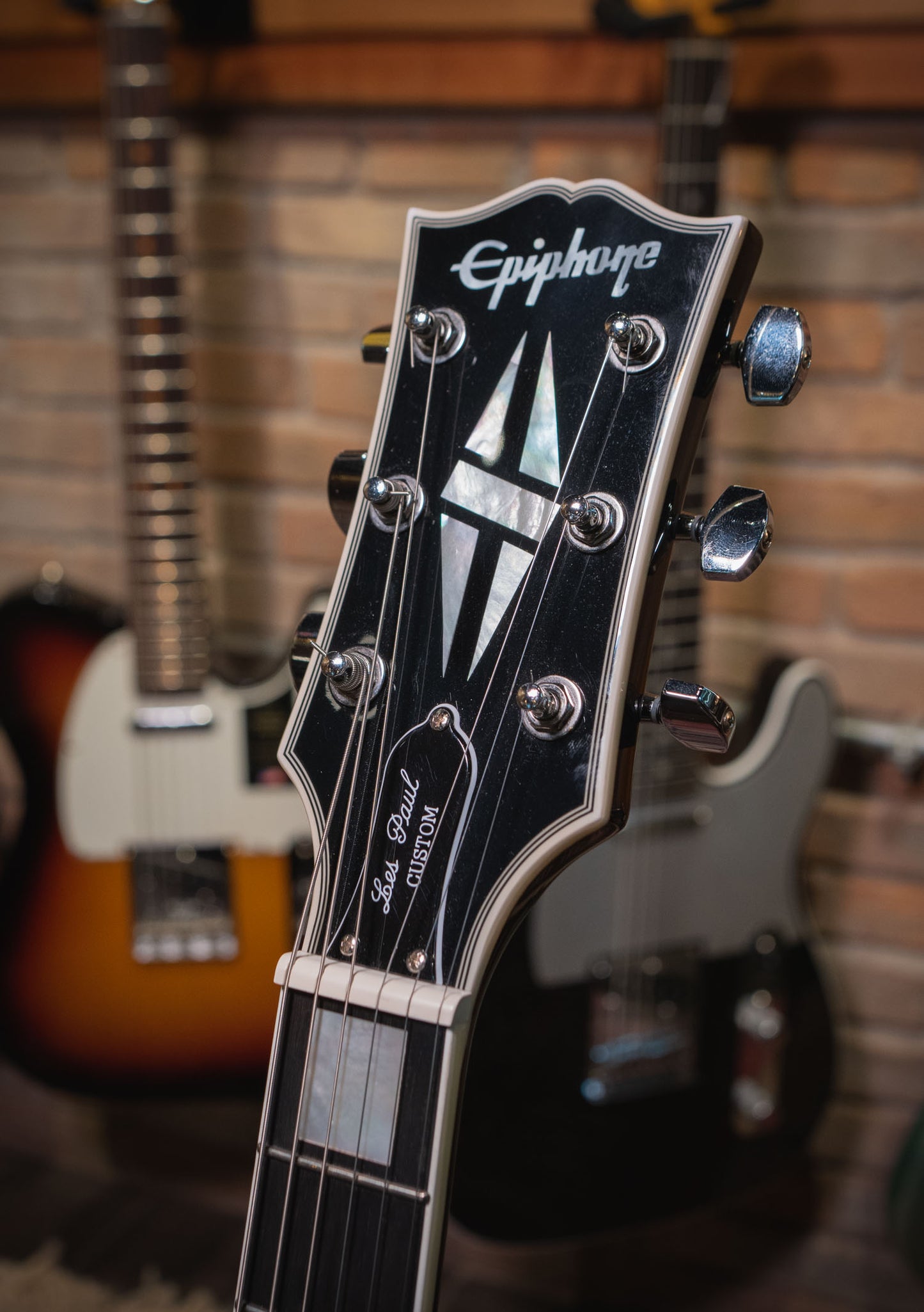 Epiphone Inspired by Gibson Custom Les Paul Custom Adam Jones Silver Burst semi nuevo año 2024 (incluye hardcase) - Guitarra eléctrica
