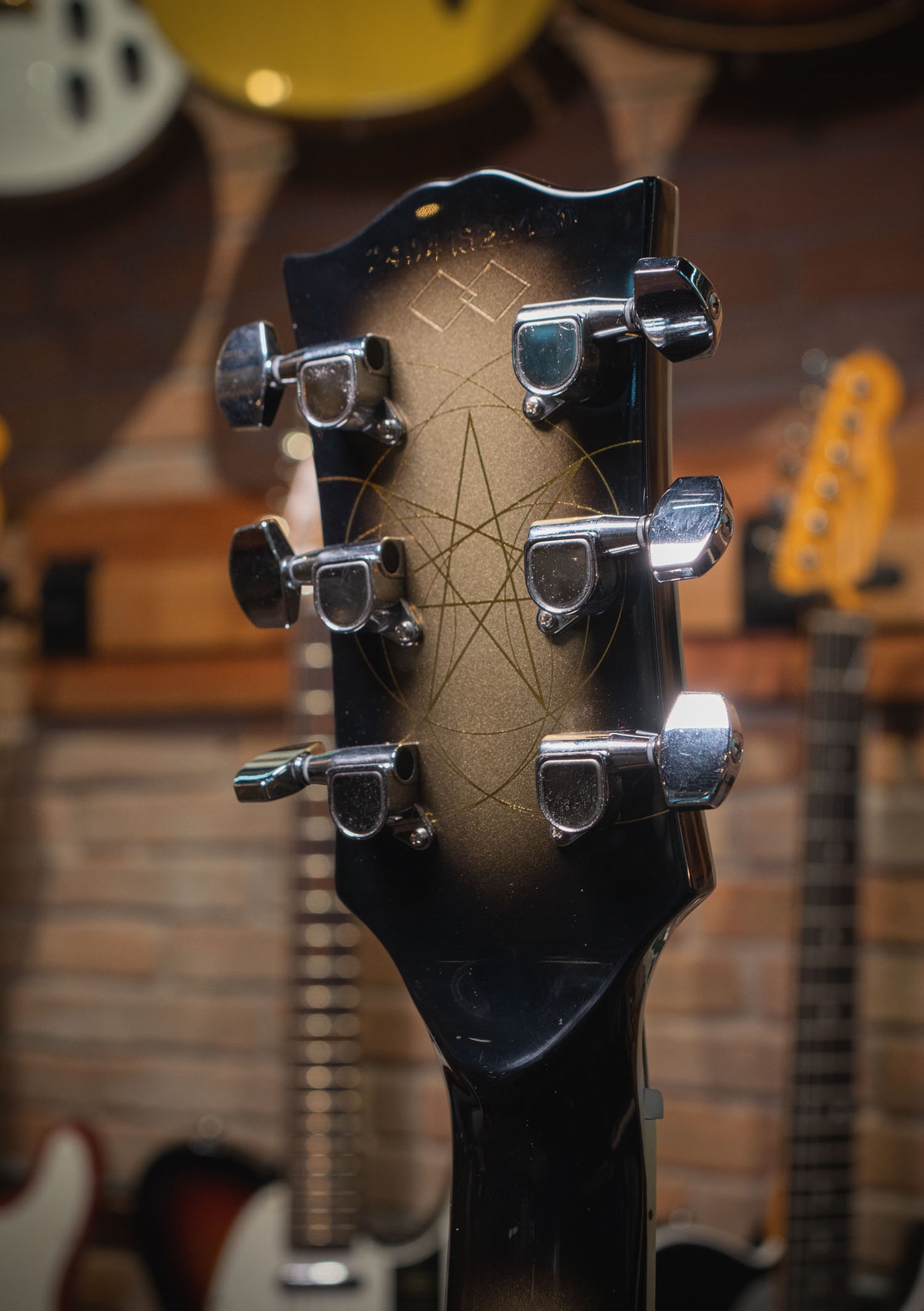 Epiphone Inspired by Gibson Custom Les Paul Custom Adam Jones Silver Burst semi nuevo año 2024 (incluye hardcase) - Guitarra eléctrica