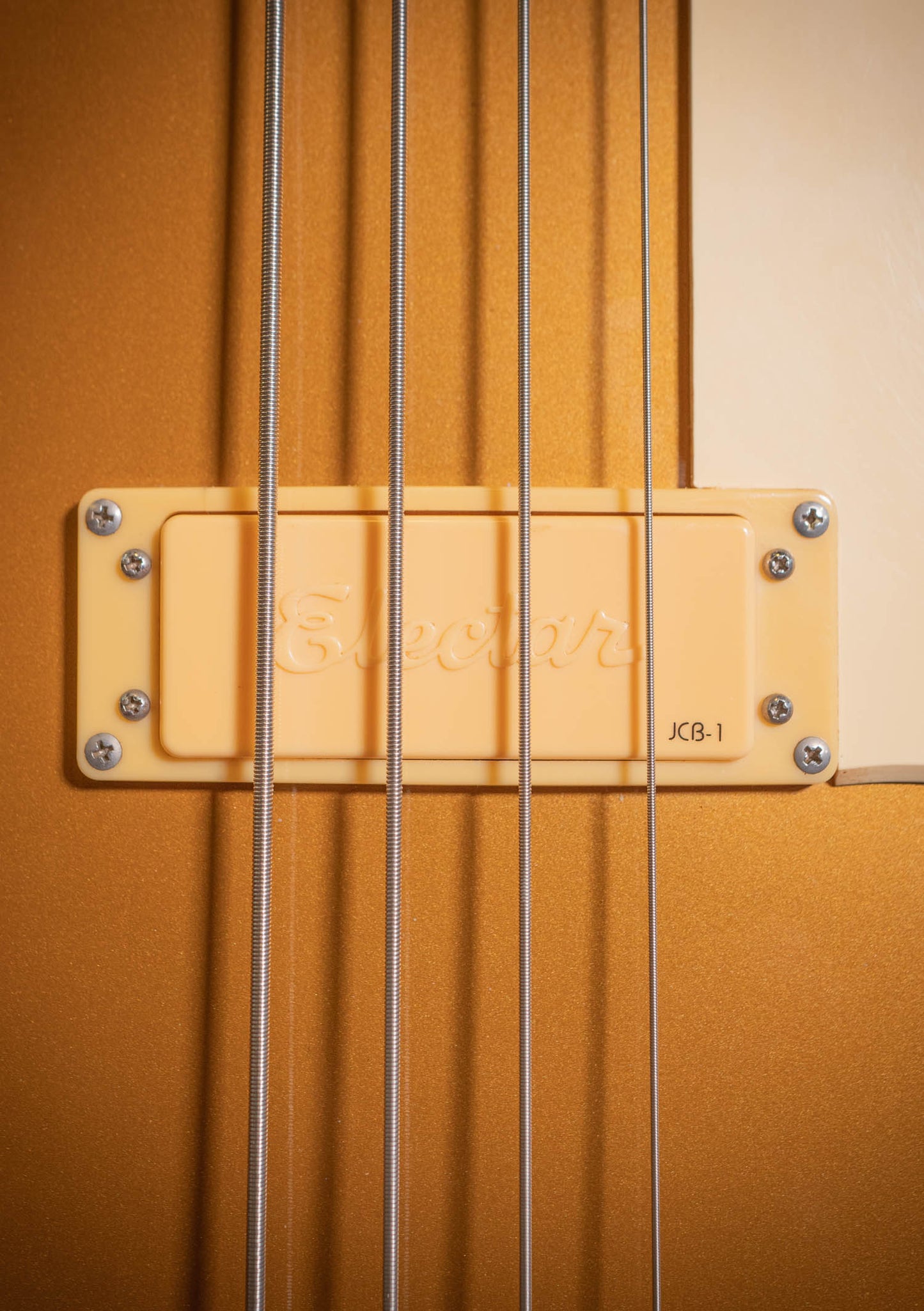 Epiphone Jack Casady Gold usado año 2013 - Bajo eléctrico