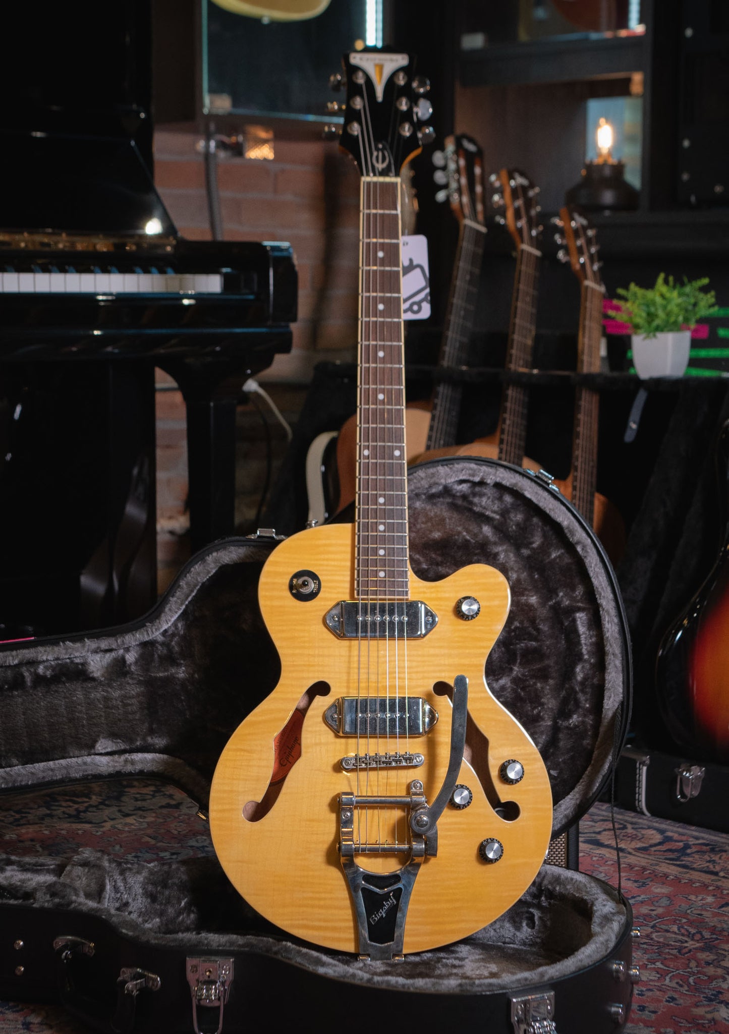 Epiphone Wildkat Antique Natural usada año 2016 (incluye hardcase) - Guitarra eléctrica