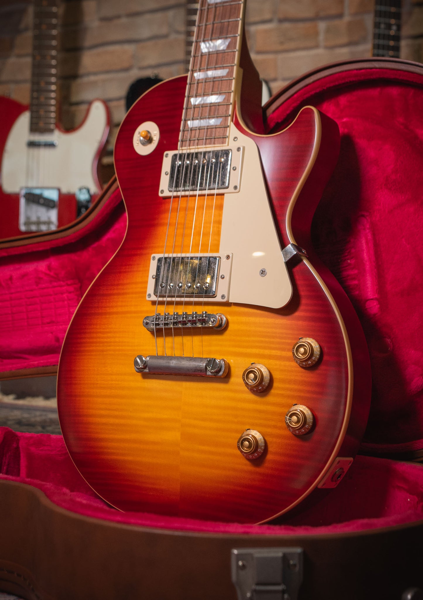 Epiphone 1959 Standard Inspired by Gibson Les Paul Deep Cherry Sunburst usada año 2023 (incluye hardcase) - Guitarra eléctrica