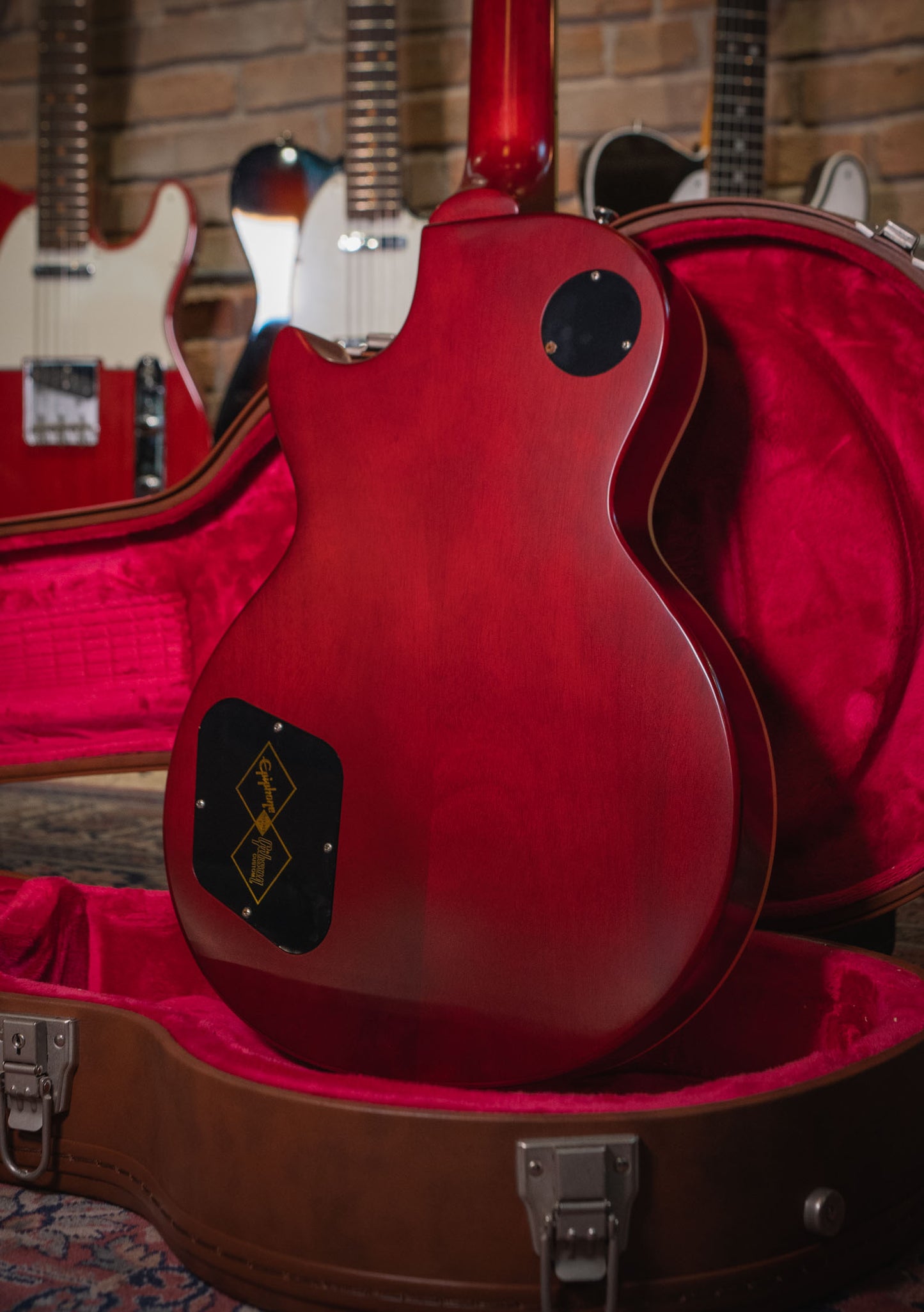 Epiphone 1959 Standard Inspired by Gibson Les Paul Deep Cherry Sunburst usada año 2023 (incluye hardcase) - Guitarra eléctrica