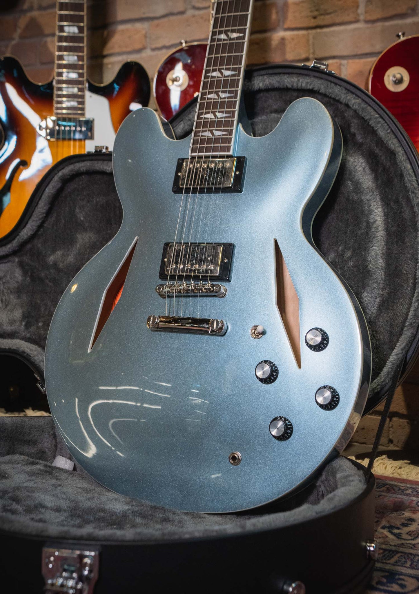 Epiphone DG-335 Dave Grohl Pelham Blue semi nueva año 2023 (incluye hardcase) - Guitarra eléctrica