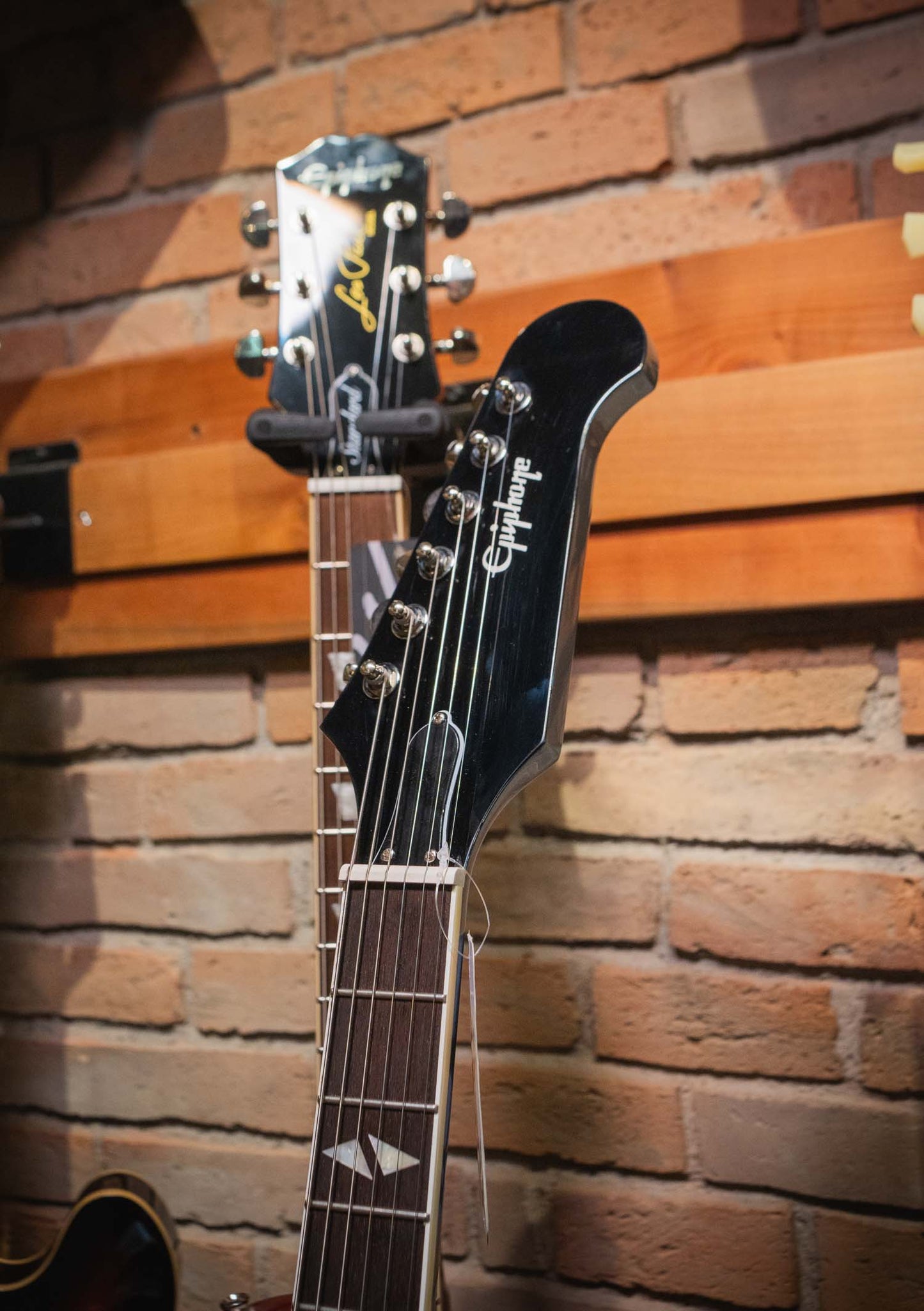 Epiphone DG-335 Dave Grohl Pelham Blue semi nueva año 2023 (incluye hardcase) - Guitarra eléctrica