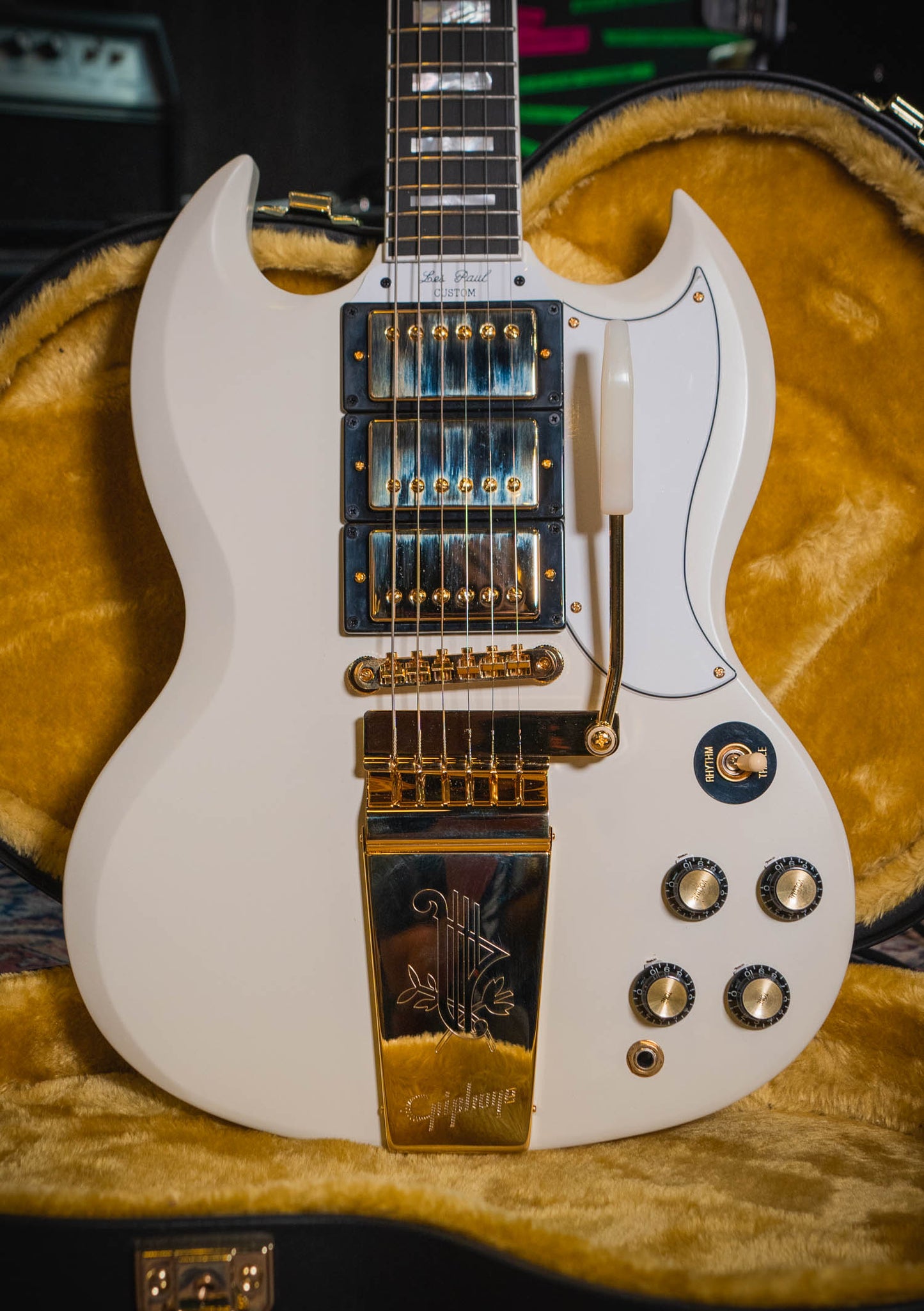 Epiphone 1963 SG Custom Maestro Vibrola Classic White - Guitarra eléctrica