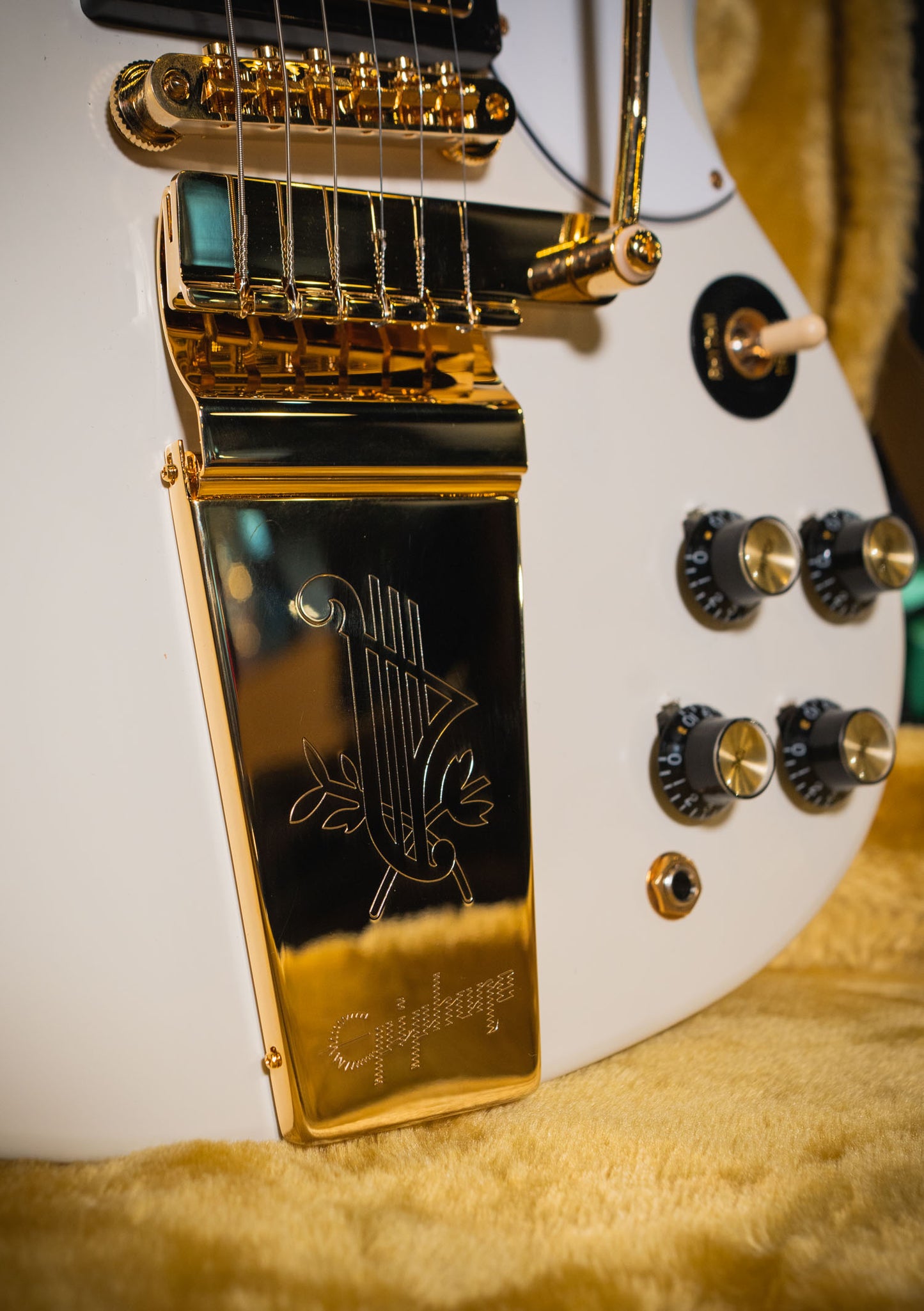 Epiphone 1963 SG Custom Maestro Vibrola Classic White - Guitarra eléctrica