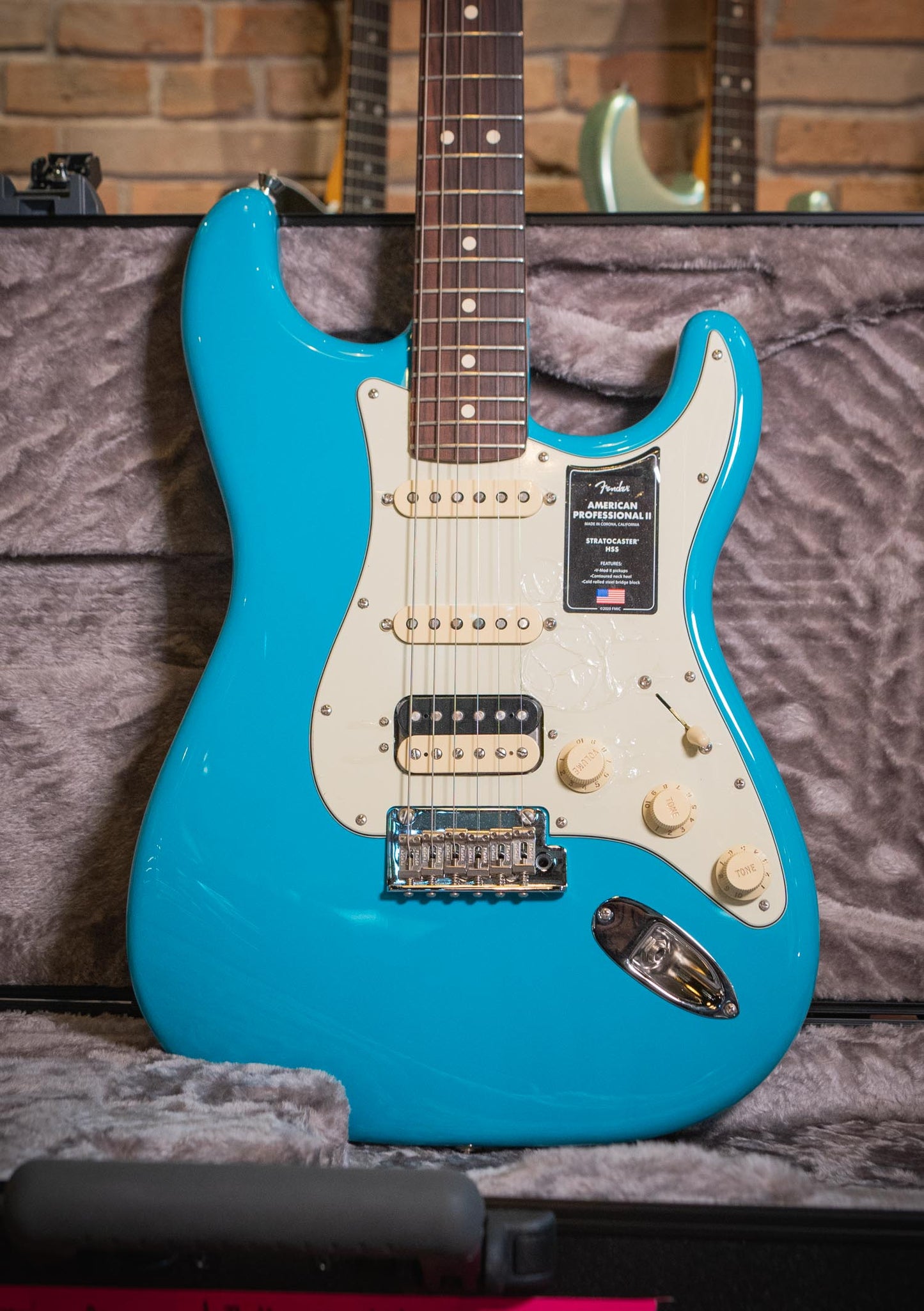 Fender American Professional II Stratocaster® HSS Miami Blue Nueva año 2025 (incluye hardcase) - Guitarra eléctrica