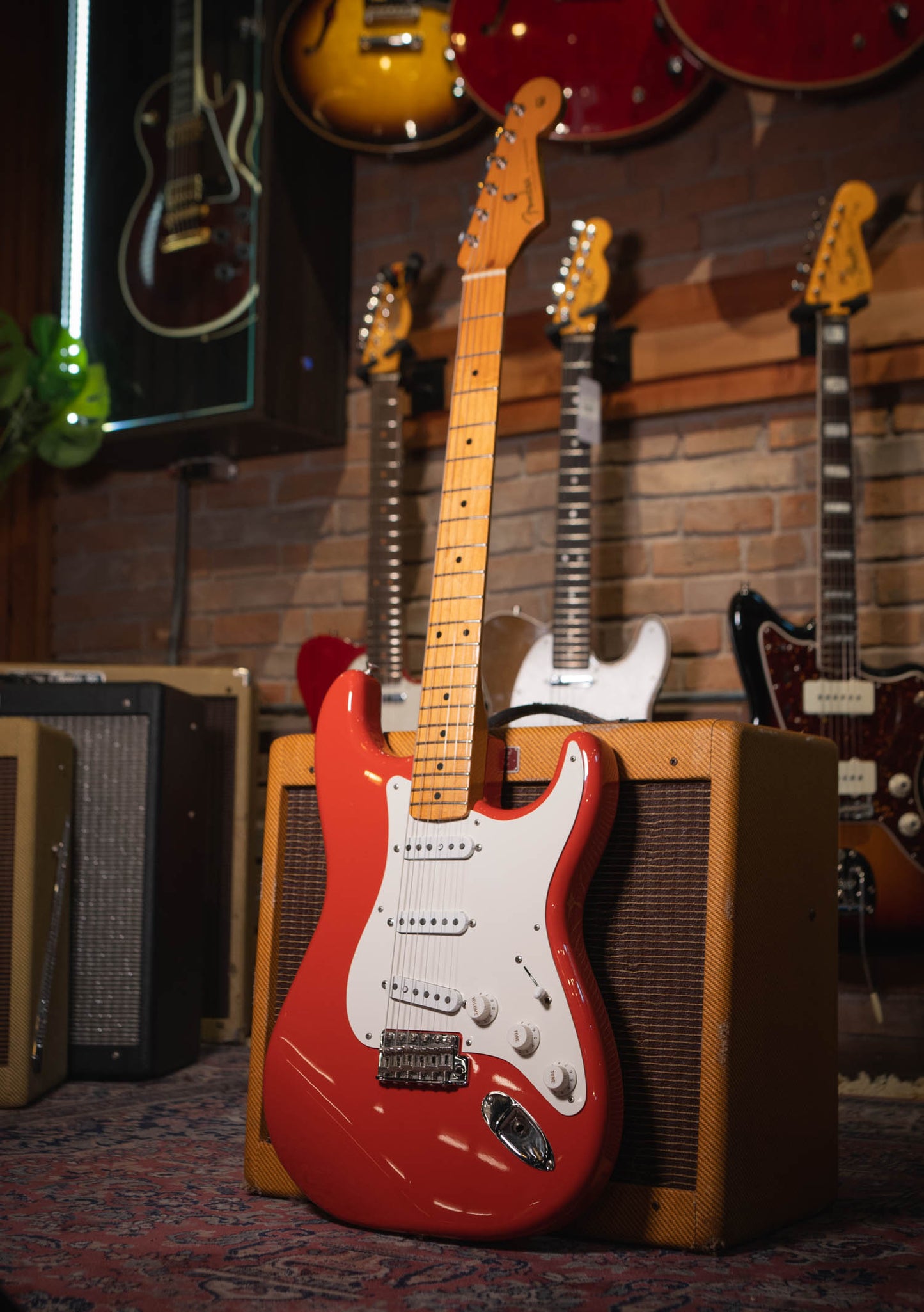 Fender Classic Series 50s Stratocaster® Fiesta Red usada año 2011 (incluye funda) - Guitarra eléctrica
