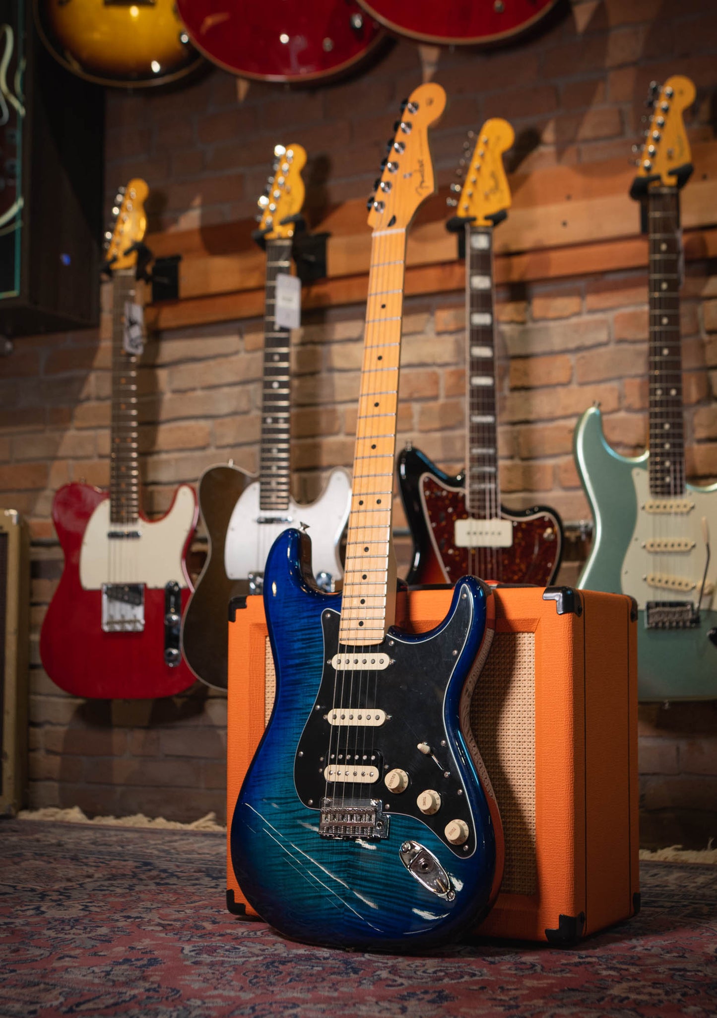 Fender Limited Edition Player Stratocaster® HSS Plus Top Blue Burst usada año 2021 (incluye funda) - Guitarra eléctrica