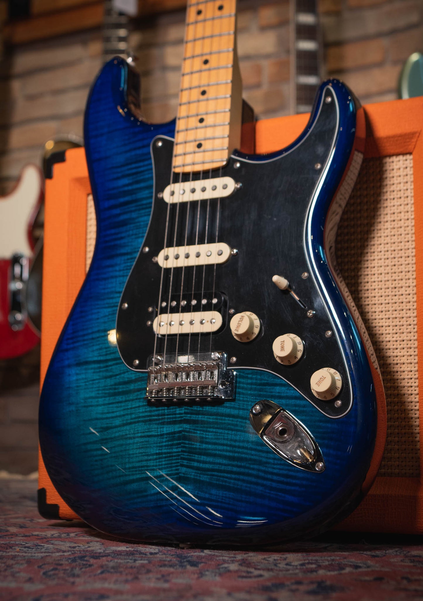 Fender Limited Edition Player Stratocaster® HSS Plus Top Blue Burst usada año 2021 (incluye funda) - Guitarra eléctrica