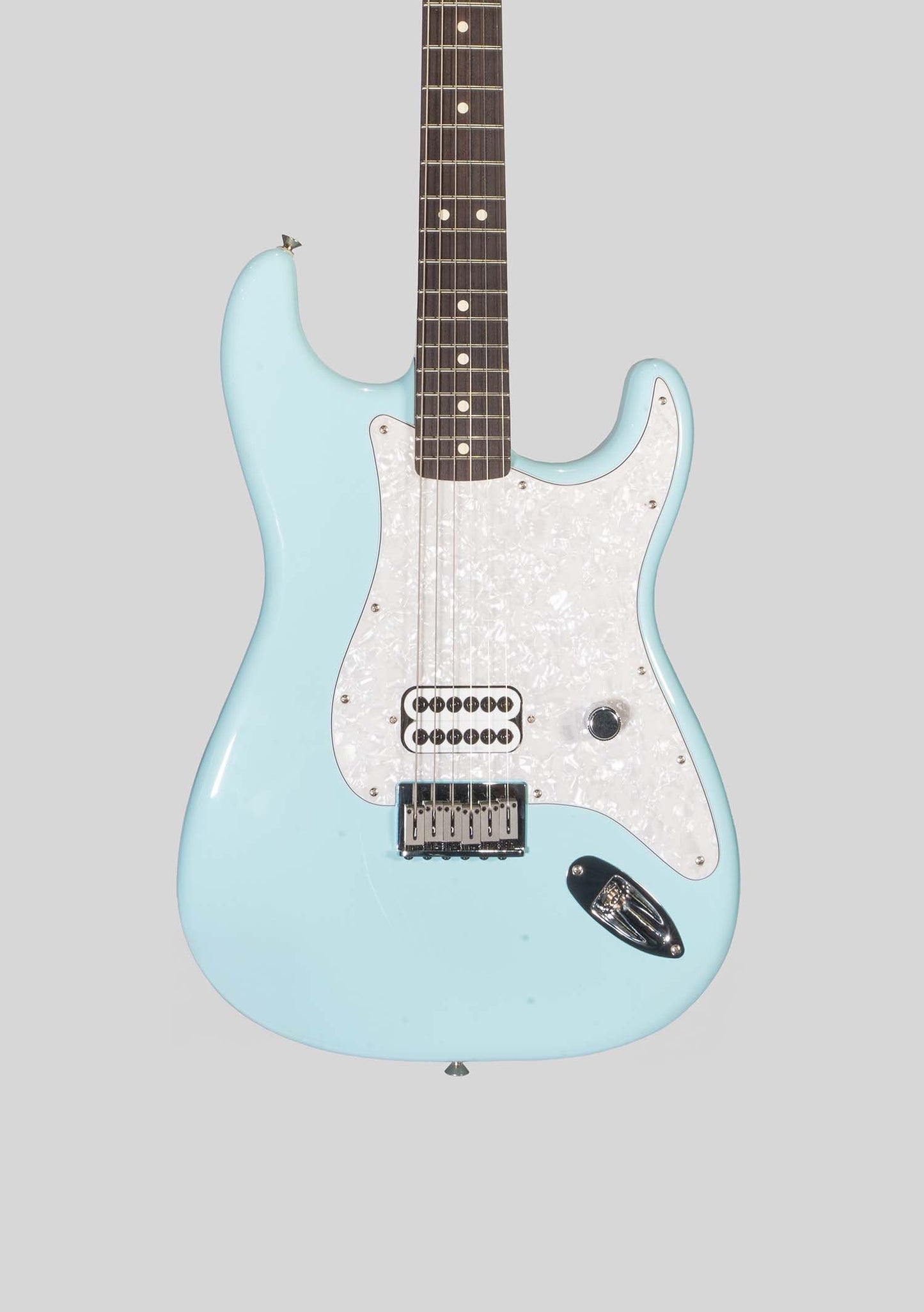 Fender Tom DeLonge Stratocaster® Daphne Blue usada año 2023 - Guitarra eléctrica
