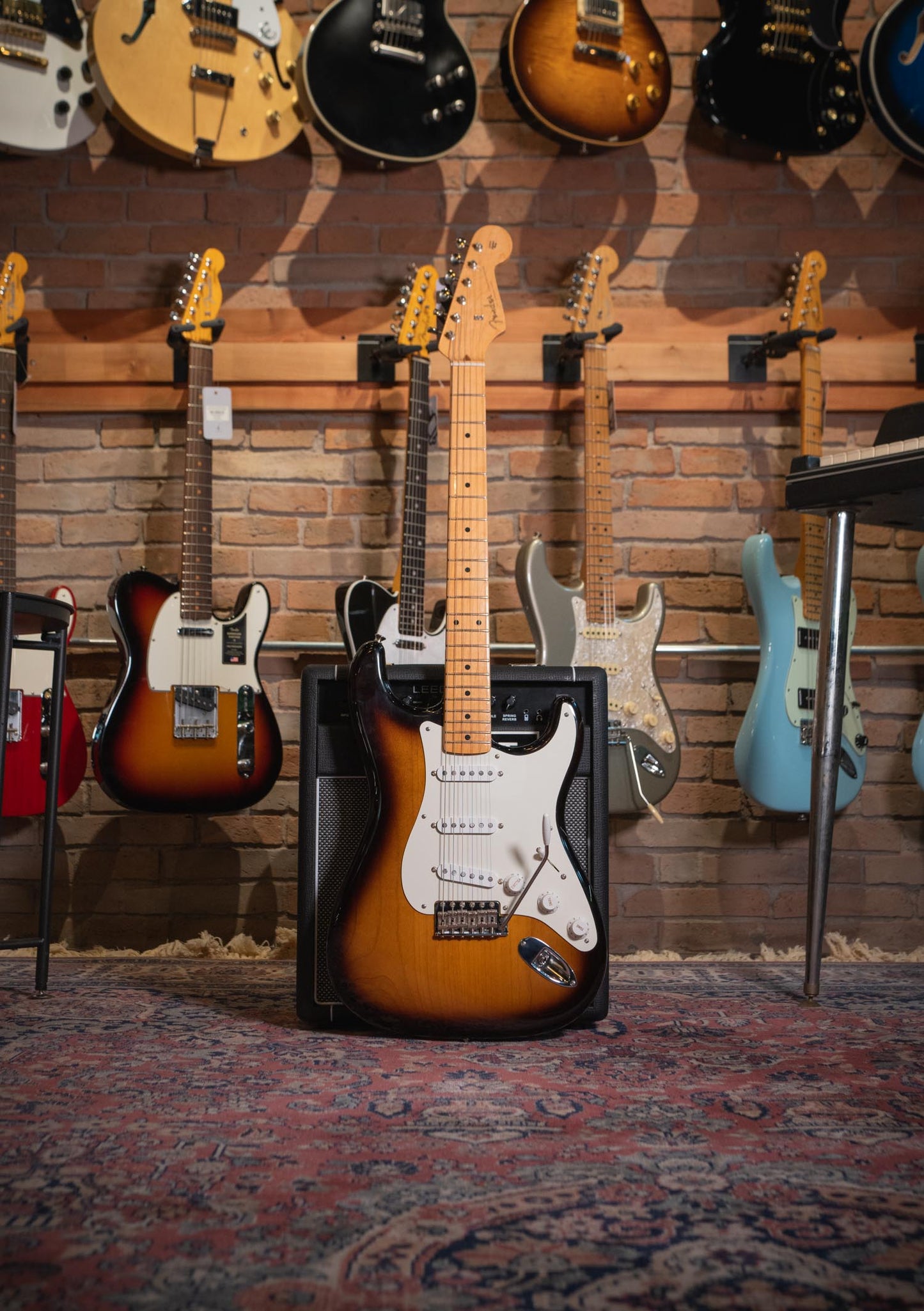 Fender American Original Stratocaster 2 color sunburst usada año 2019 - Guitarra eléctrica