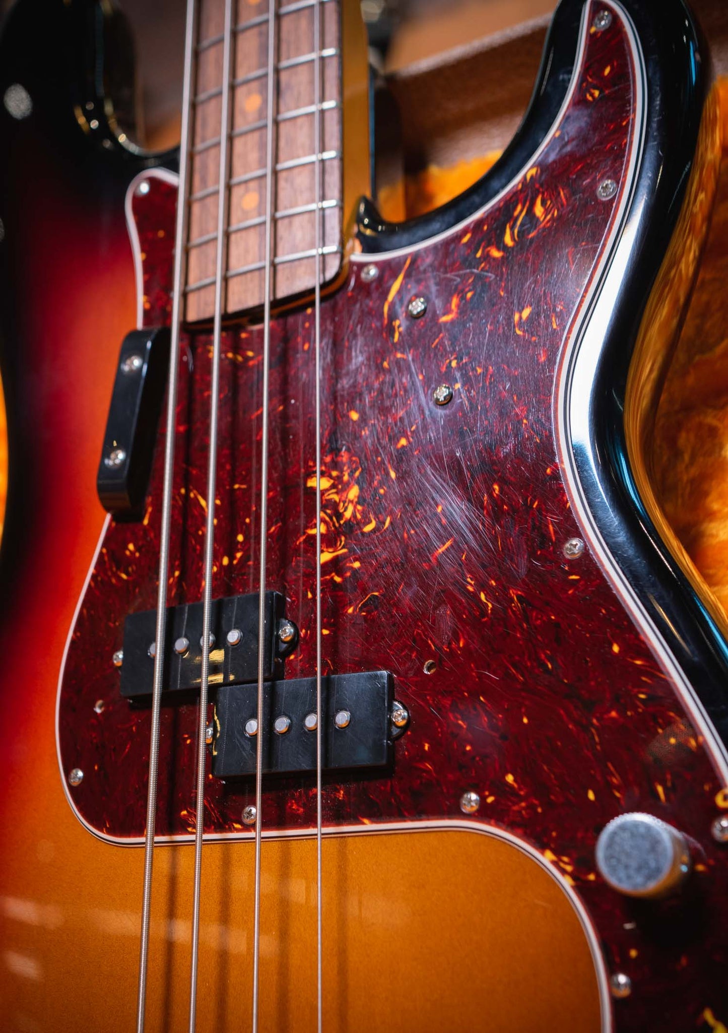 Fender American Vintage II 1960 Precision Bass 3 Tone Sunburst año 2022 (incluye hardcase) - Bajo eléctrico