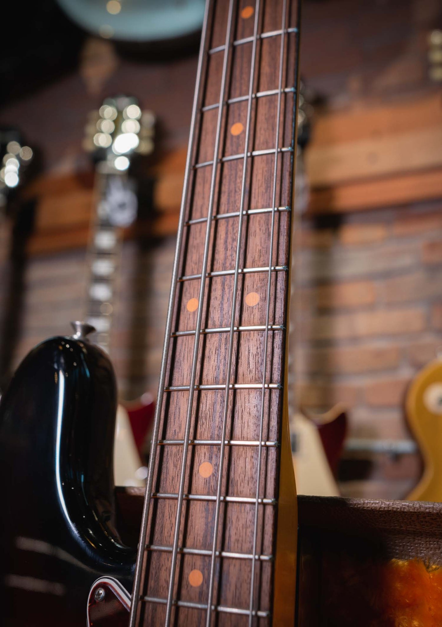 Fender American Vintage II 1960 Precision Bass 3 Tone Sunburst año 2022 (incluye hardcase) - Bajo eléctrico