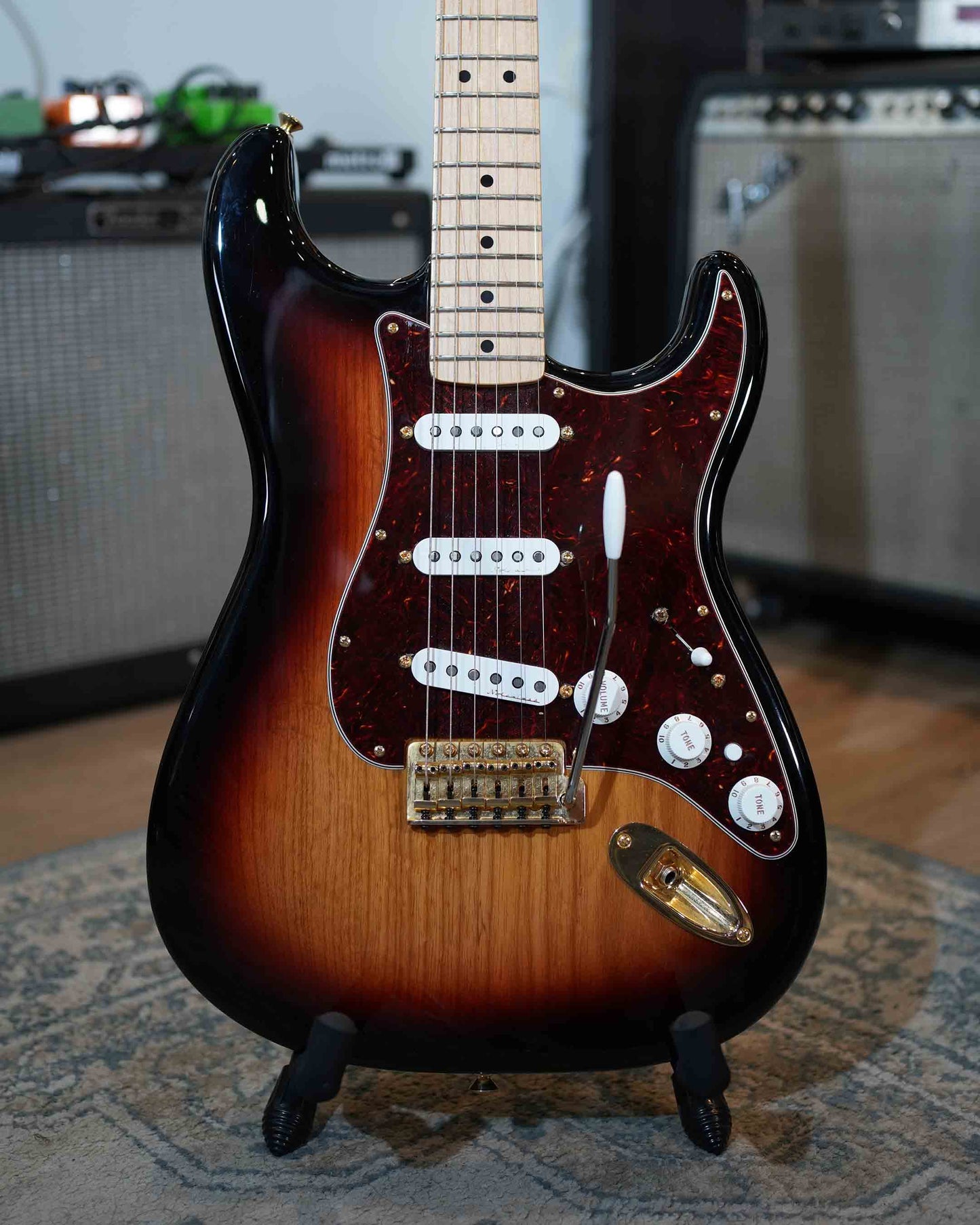 Fender Deluxe Players Stratocaster 3-color sunburst usada año 2015 incluye case - Guitarra eléctrica