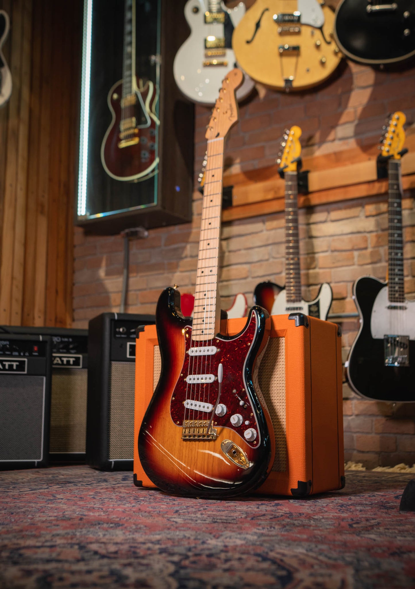 Fender Deluxe Players Stratocaster 3-color sunburst usada año 2015 incluye case - Guitarra eléctrica