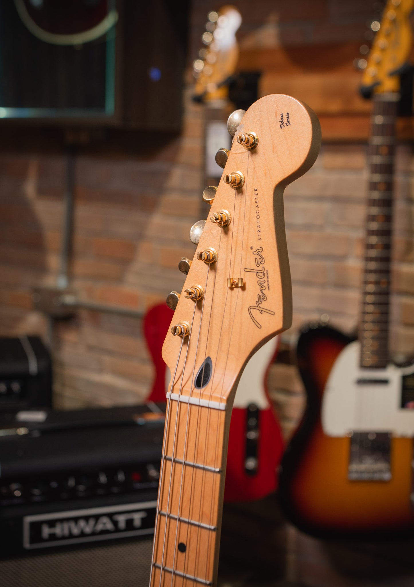 Fender Deluxe Players Stratocaster 3-color sunburst usada año 2015 incluye case - Guitarra eléctrica