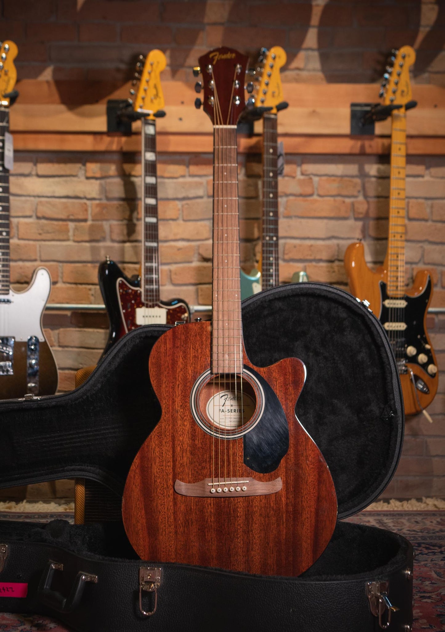 Fender FA-135CE Concert V2 AMWN SERIES Mahogany usada (incluye hardcase) - Guitarra electroacústica