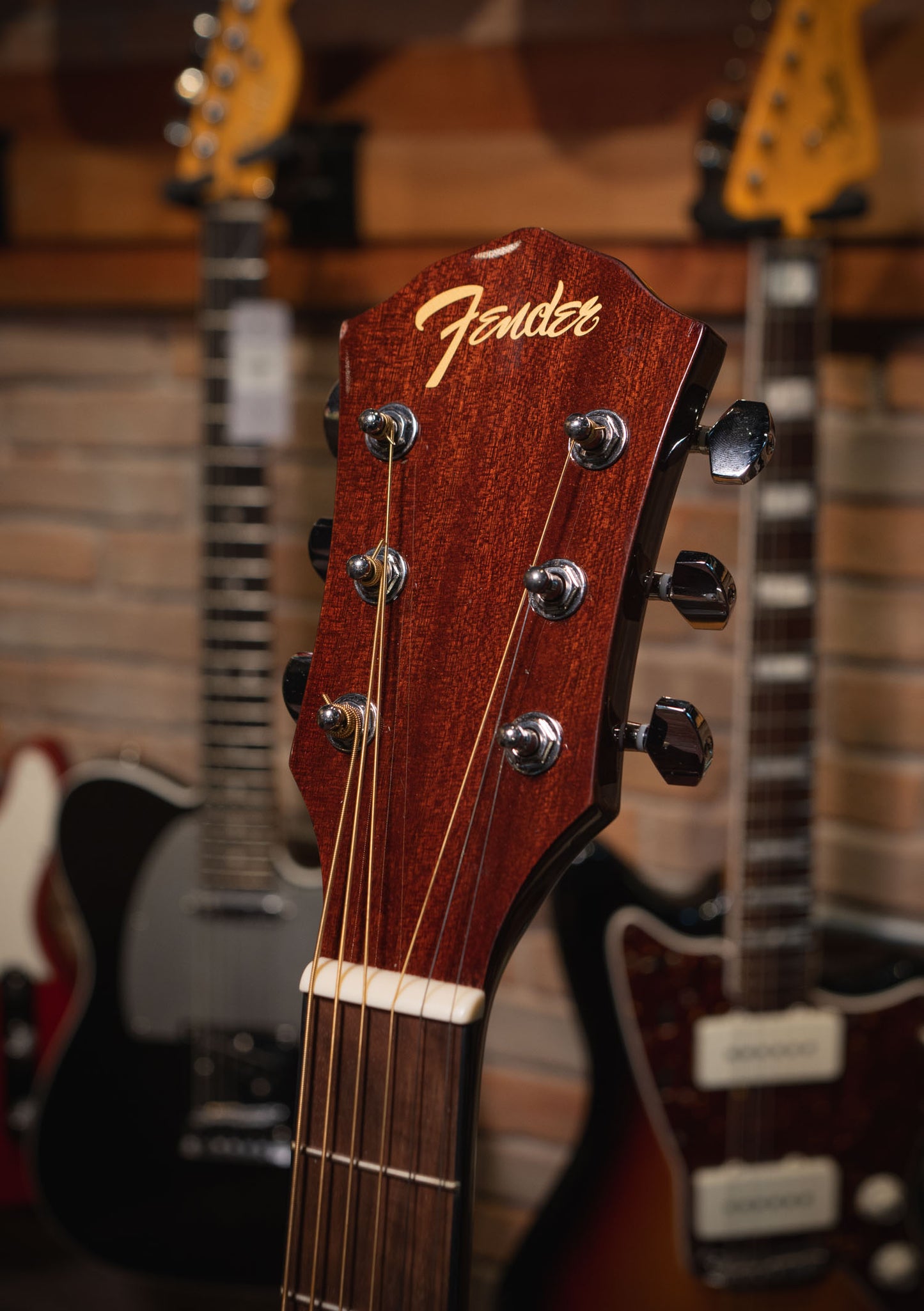 Fender FA-135CE Concert V2 AMWN SERIES Mahogany usada (incluye hardcase) - Guitarra electroacústica