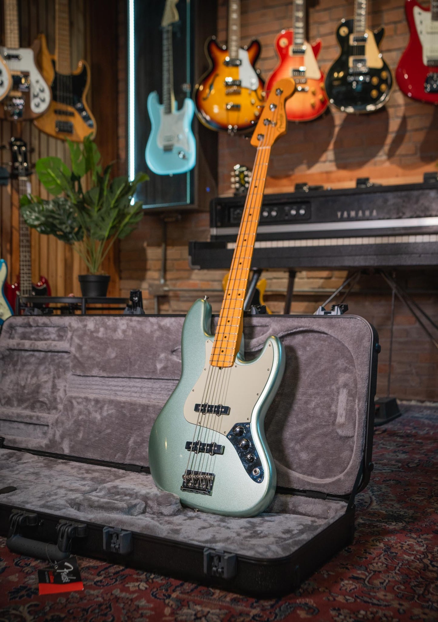 Fender American Professional II Jazz Bass Mystic Surf Green usado año 2022  - Bajo eléctrico