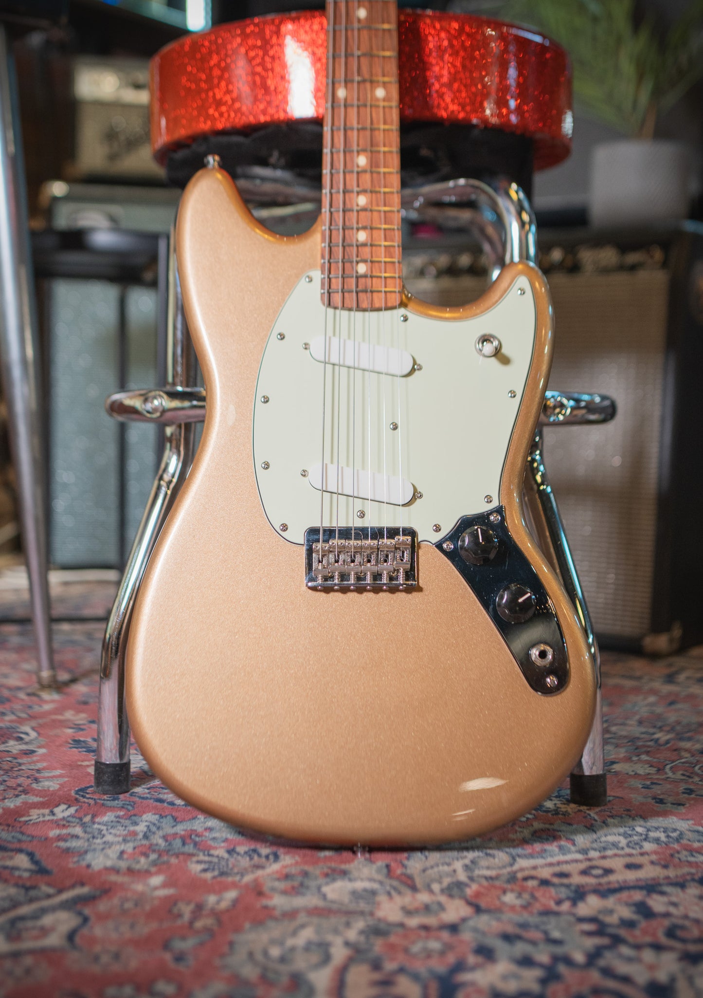 Fender Player Mustang Firemist Gold usada año 2022 (incluye funda)