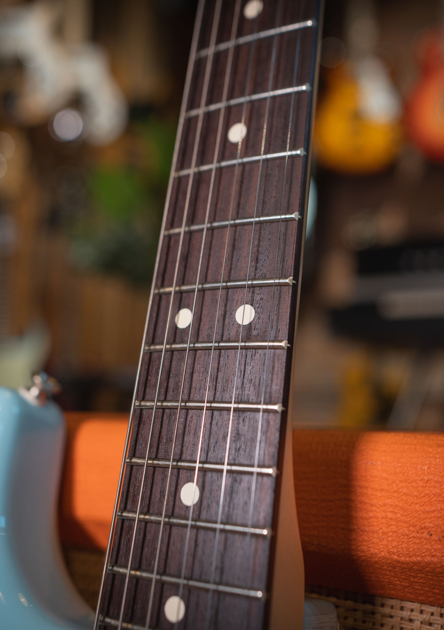 Fender Tom DeLonge Stratocaster® Daphne Blue usada año 2023 - Guitarra eléctrica