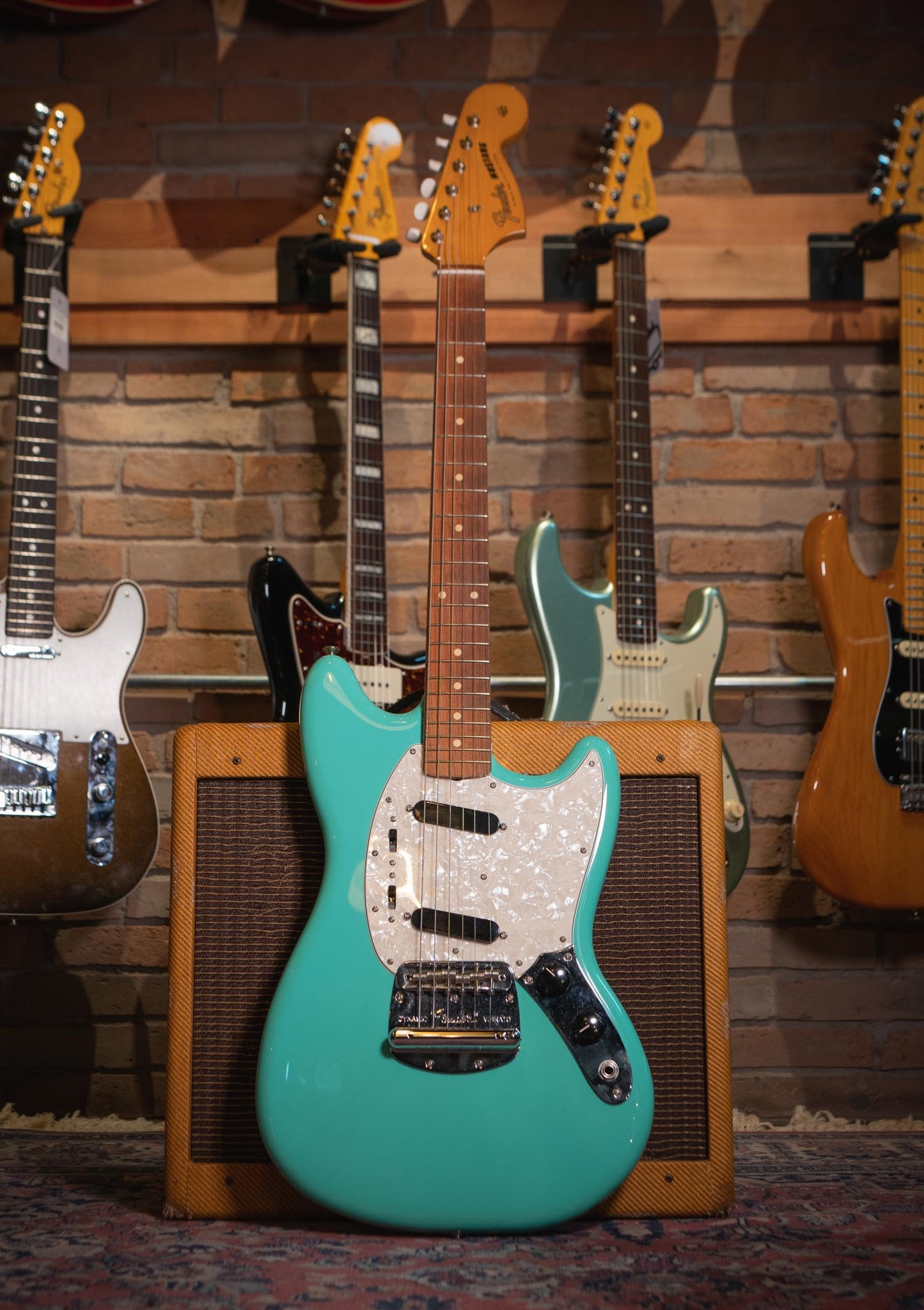 Fender Vintera® 60s Mustang® Pau Ferro Sea Foam Green usada año 2023 (incluye funda) - Guitarra eléctrica