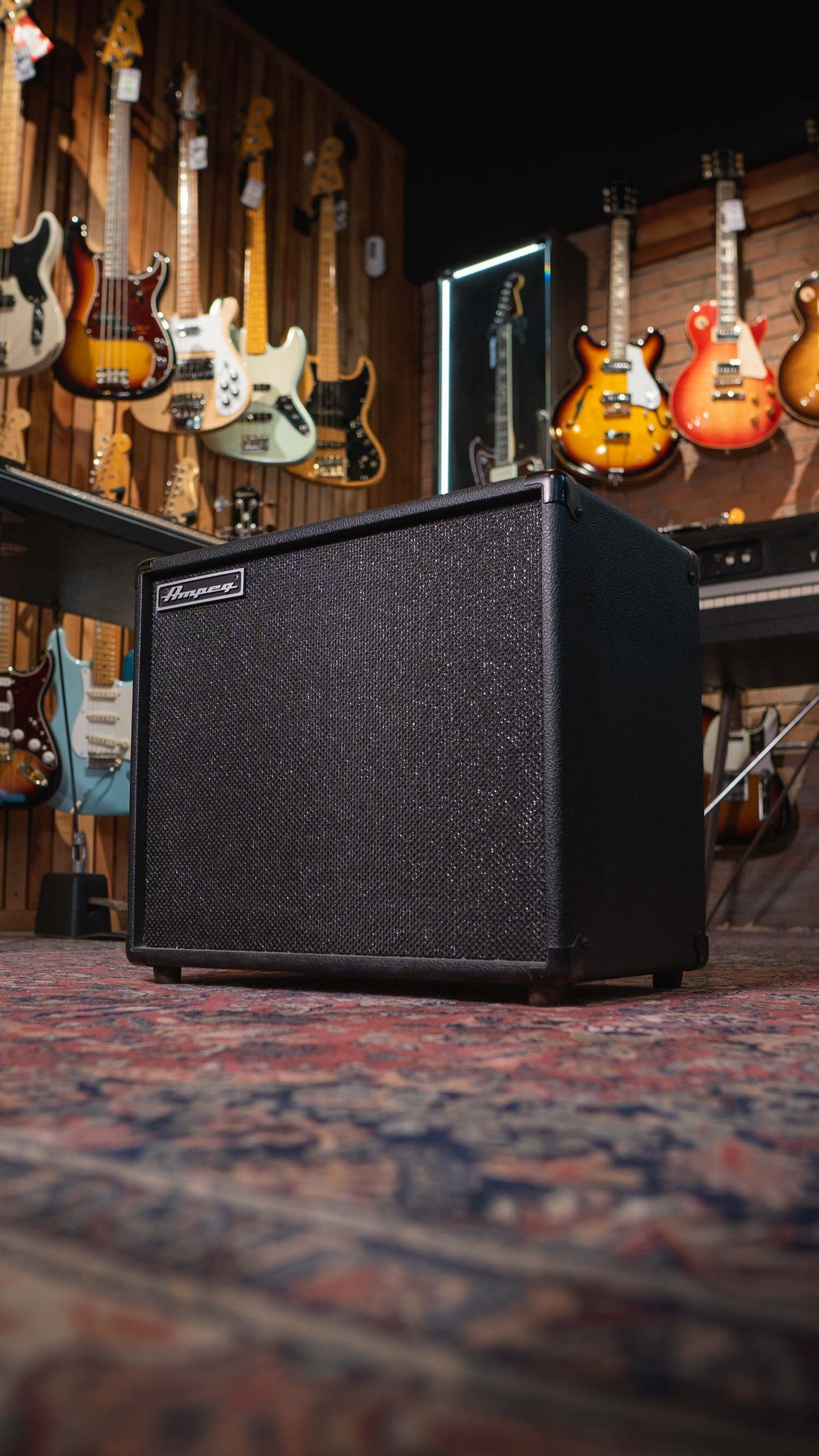 Gabinete Ampeg GVT-112E usado