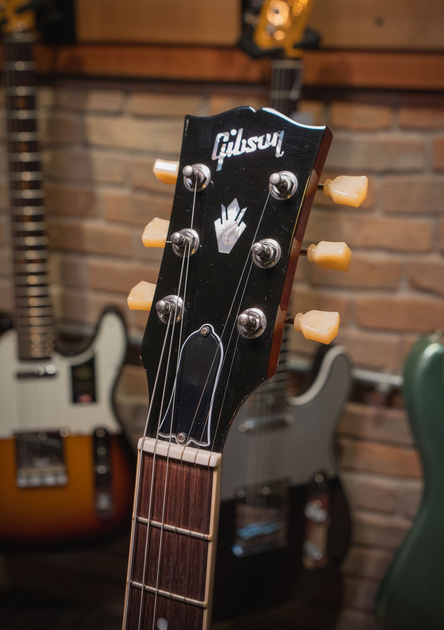 Gibson ES-335 Dot Cherry Gloss usada año 2023 (incluye hardcase) - Guitarra eléctrica