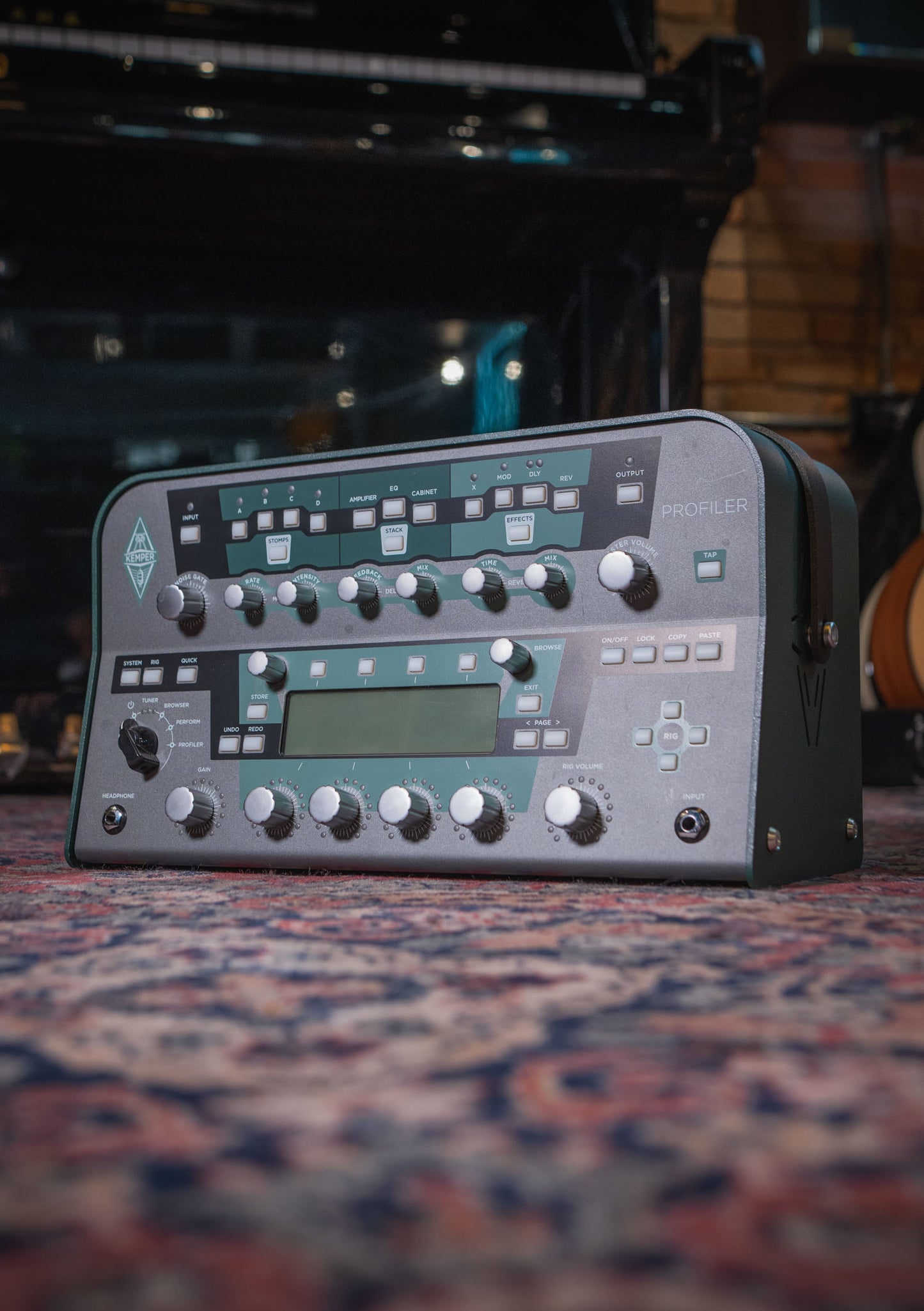Kemper Profiler PowerHead + Profiler Remote + Kabinet 200 1x12 4 Ohms 200 Watts Pack usado (incluye funda) - Amplificador de guitarra