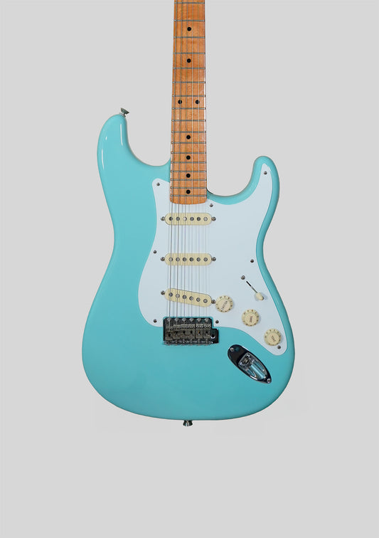 Guitarra eléctrica Fender Classic Series 50s Stratocaster Daphne Blue usada año 2016