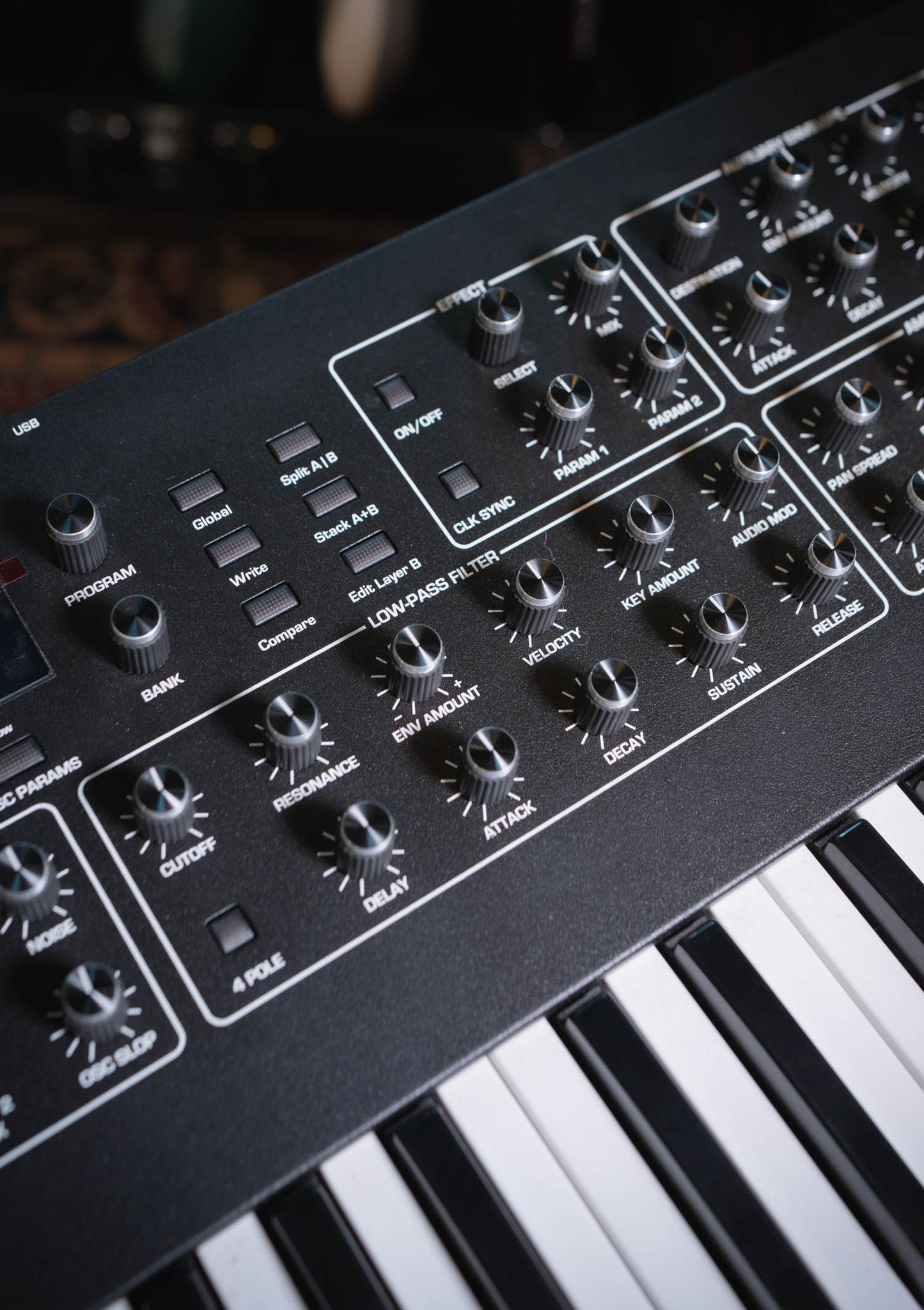 Prophet REV2 Sequential usado - Sintetizador