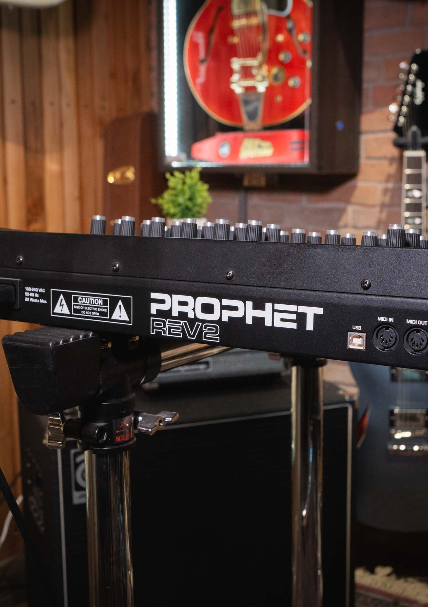 Prophet REV2 8 Voice Dave Smith