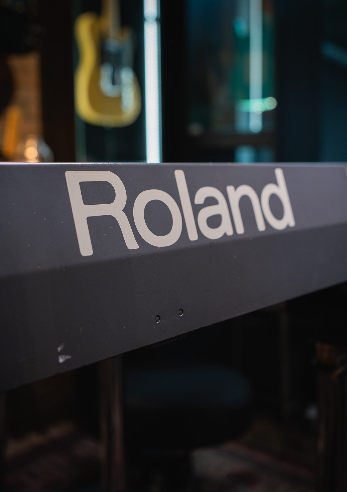 Roland Juno-106 (110v) Clásico usado (incluye funda) -Sintetizador