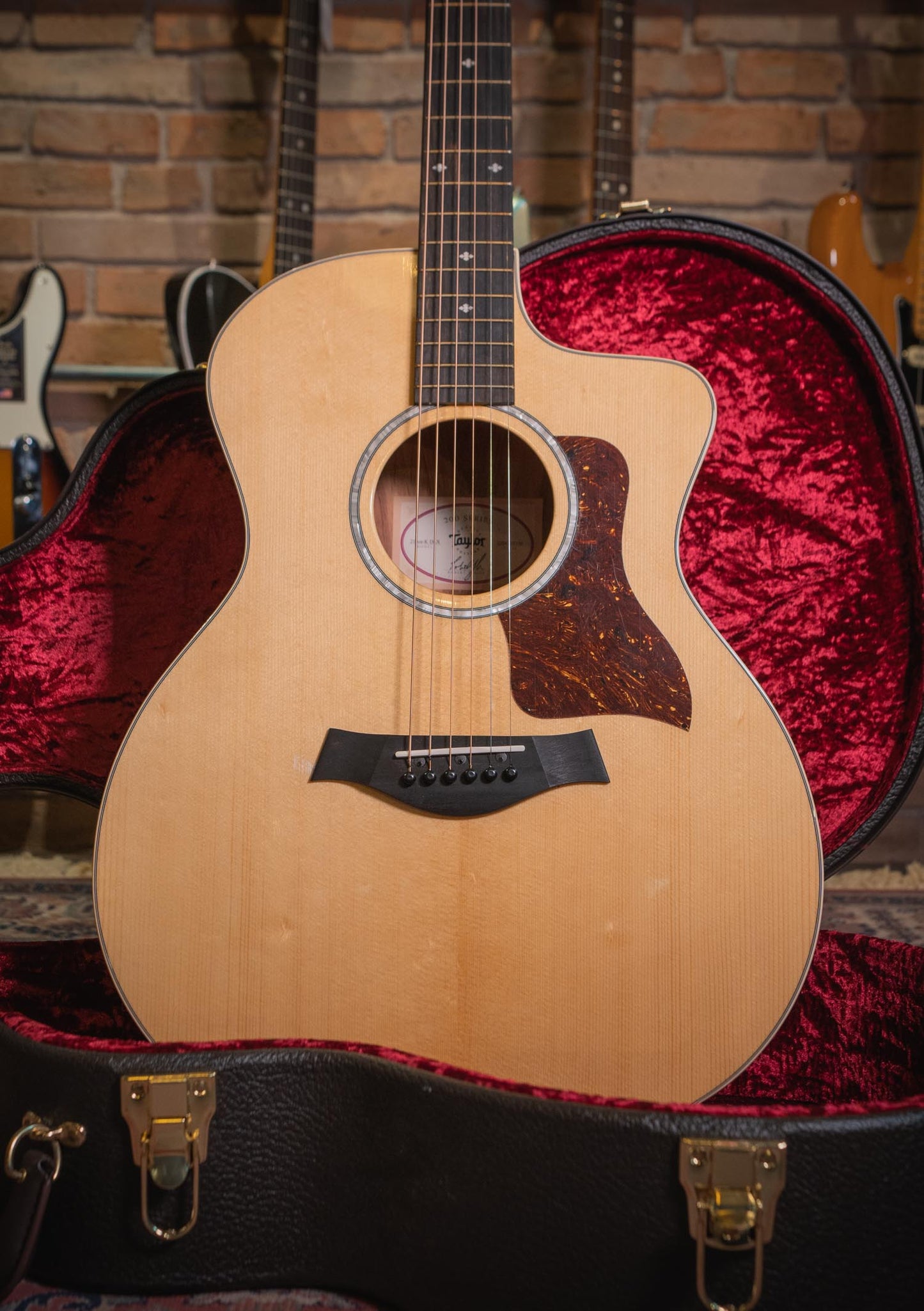 Taylor 214CE-K DLX Natural usada (incluye hardcase) - Guitarra electroacústica
