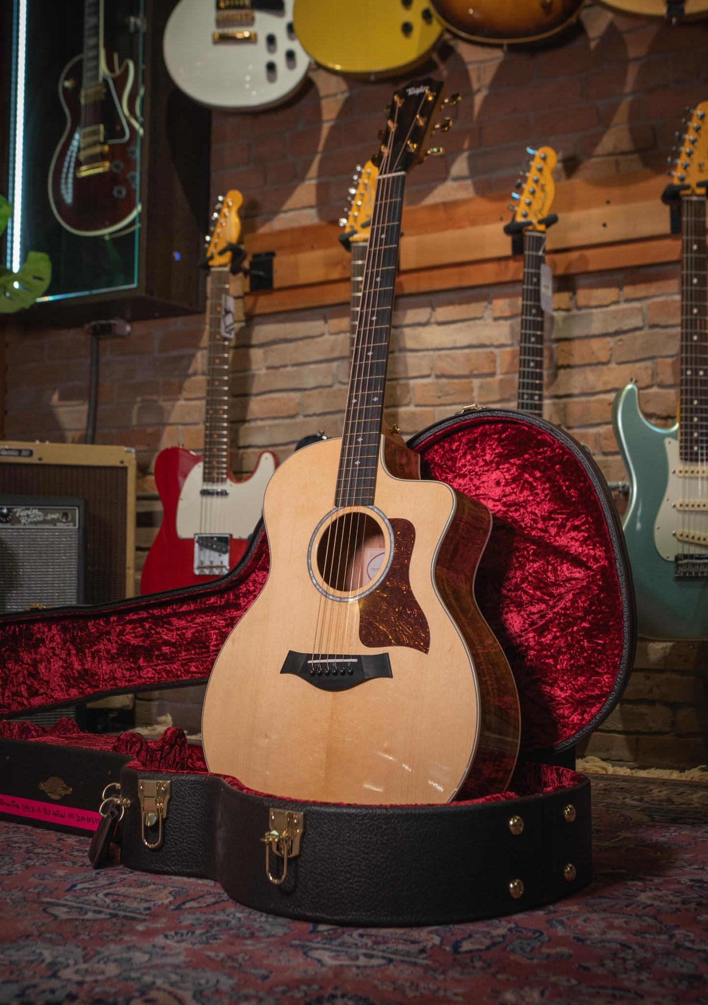 Taylor 214CE-K DLX Natural usada (incluye hardcase) - Guitarra electroacústica