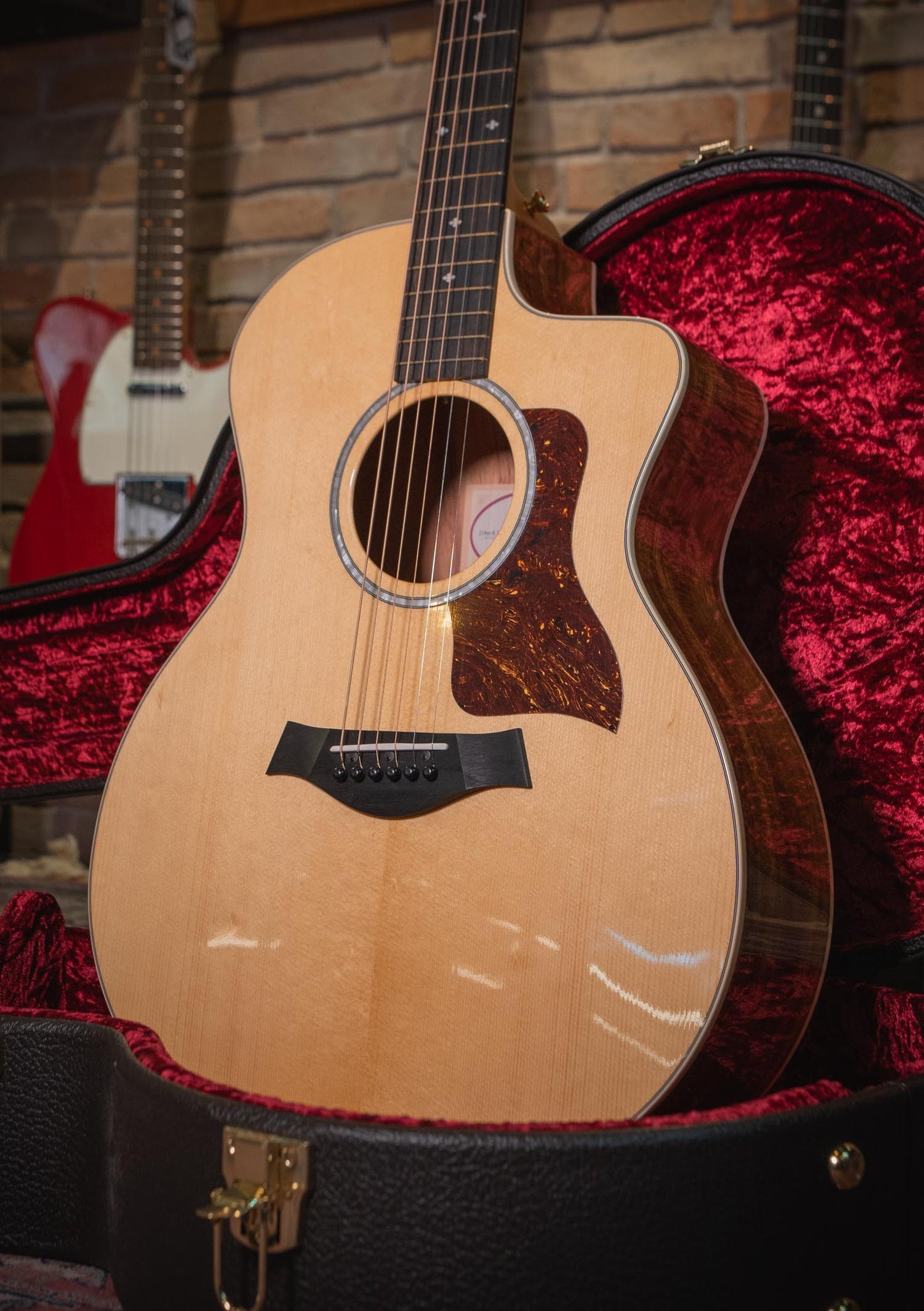 Taylor 214CE-K DLX Natural usada (incluye hardcase) - Guitarra electroacústica