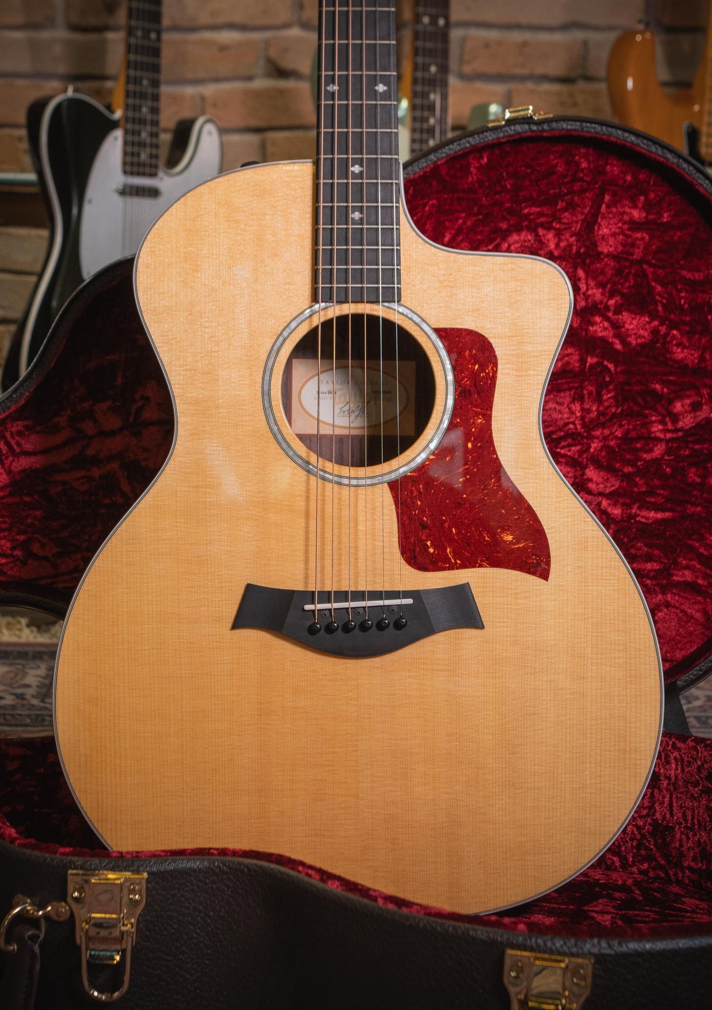 Taylor 214CE DLX Natural usada año 2018 (incluye hardcase) - Guitarra electroacústica