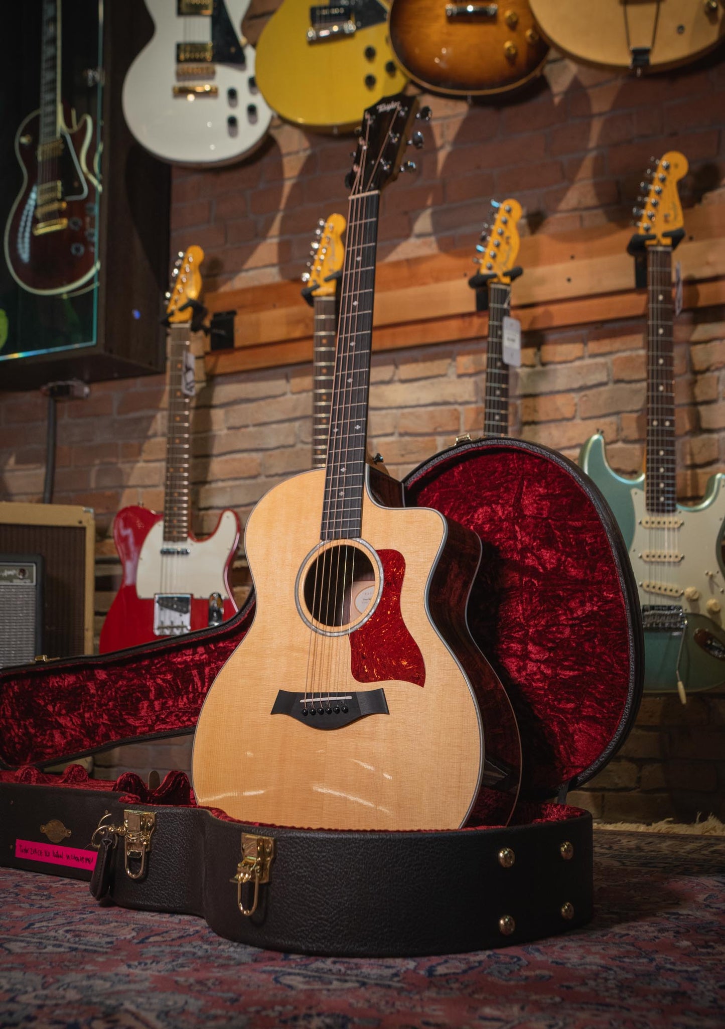 Taylor 214CE DLX Natural usada año 2018 (incluye hardcase) - Guitarra electroacústica