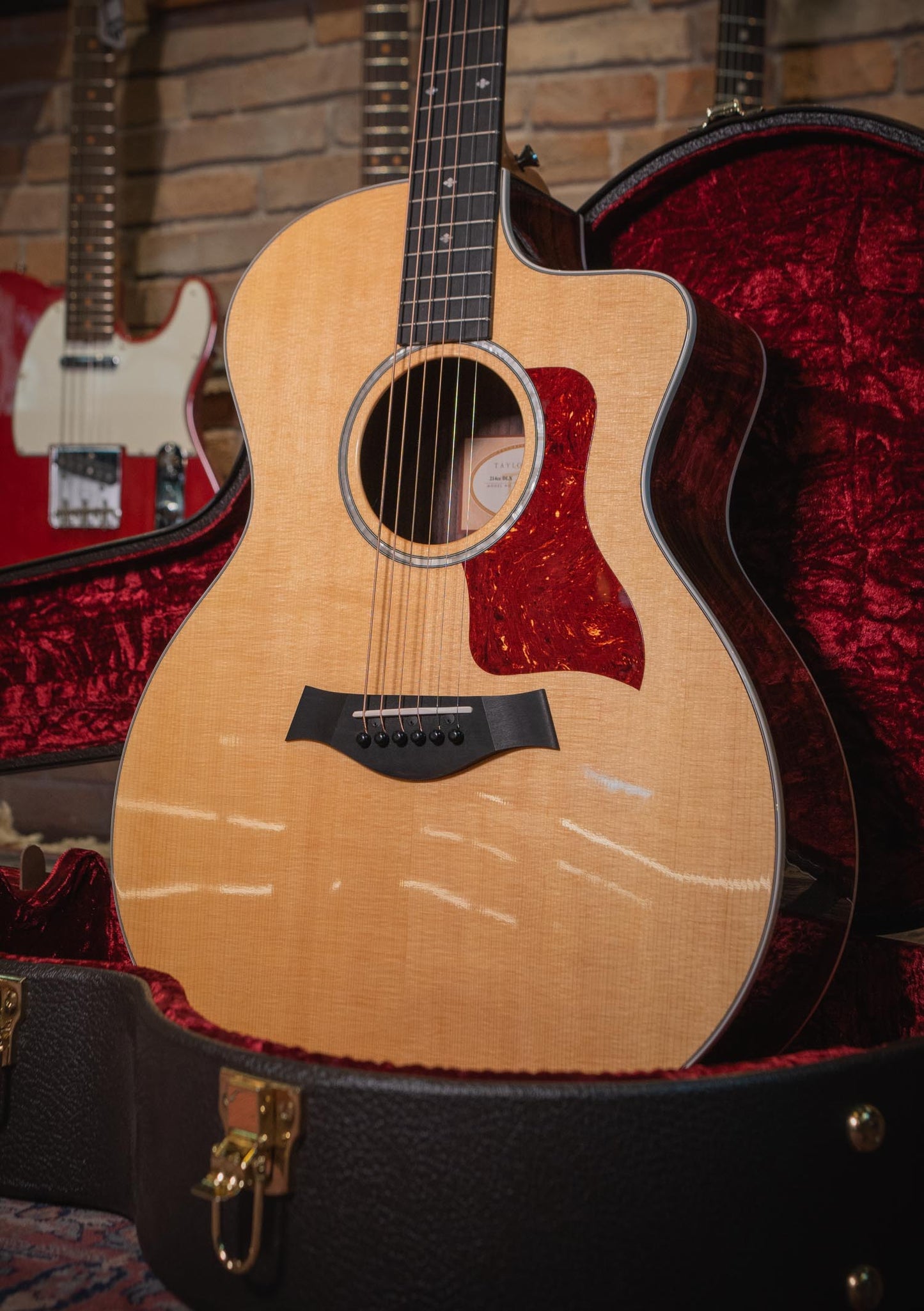 Taylor 214CE DLX Natural usada año 2018 (incluye hardcase) - Guitarra electroacústica