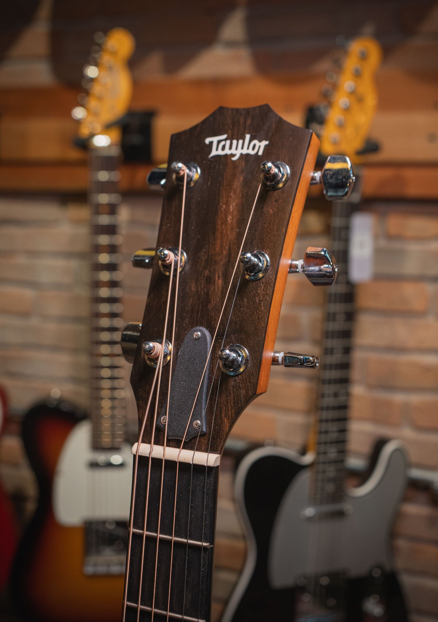 Taylor 214CE DLX Natural usada año 2018 (incluye hardcase) - Guitarra electroacústica