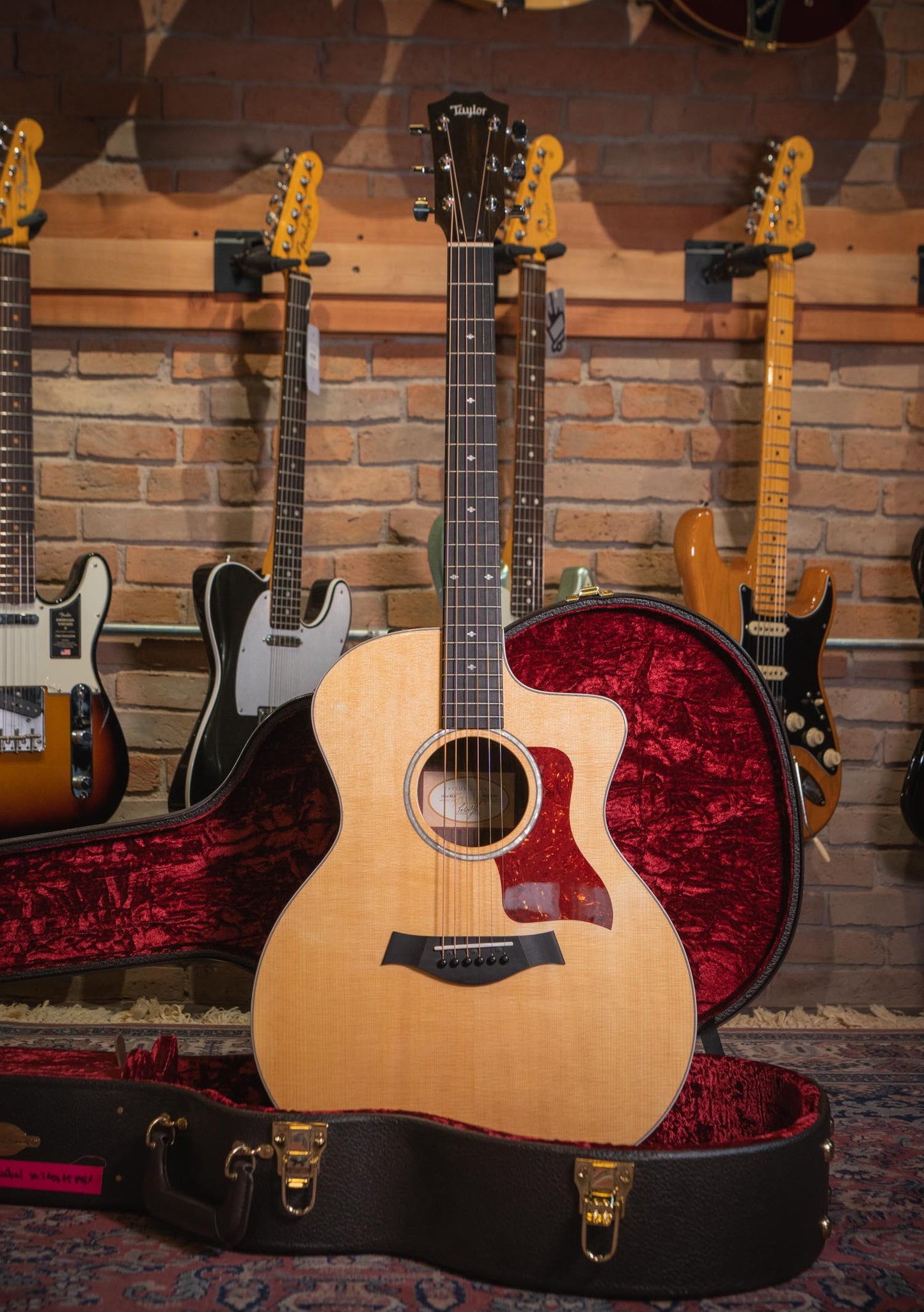 Taylor 214CE DLX Natural usada año 2018 (incluye hardcase) - Guitarra electroacústica
