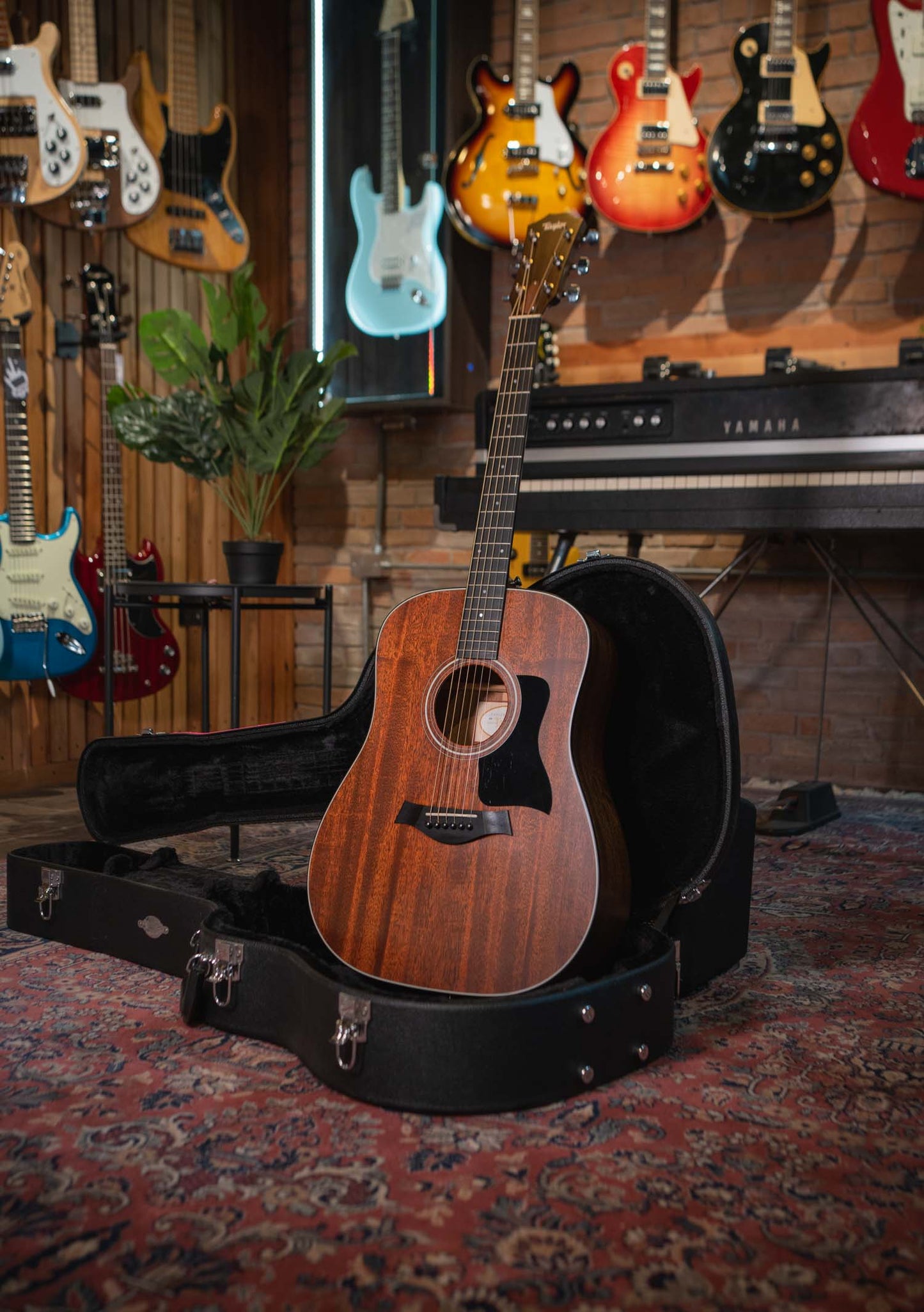 Taylor 320 acústica made in USA usada año 2013 incluye case Taylor - Guitarra acústica