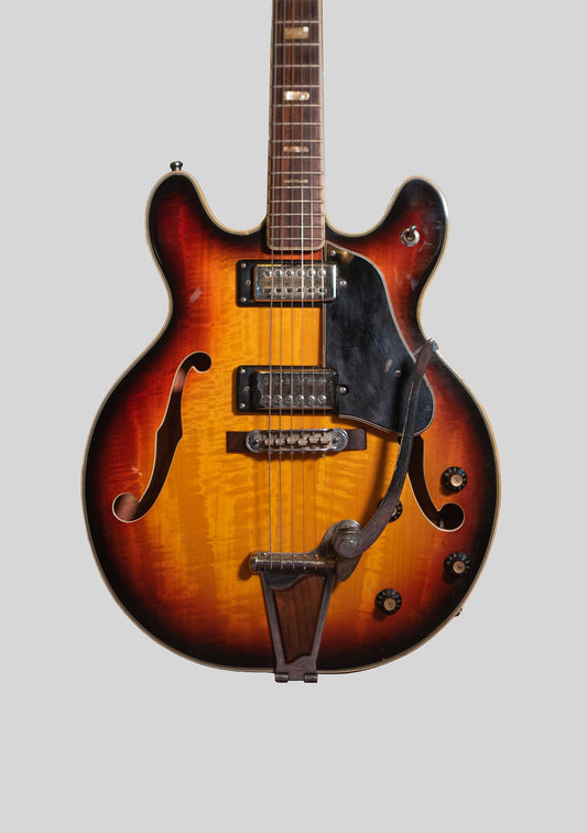 Univox 70s Coily Sunburst usada (incluye hardcase)