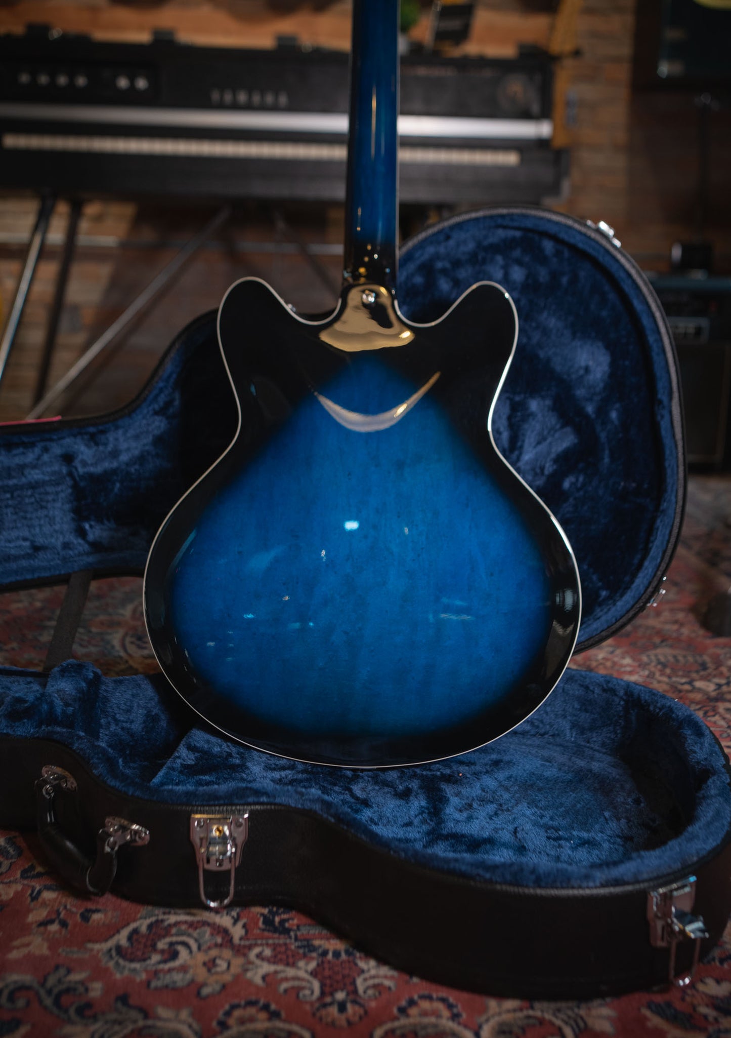 Vox BC-V90B con Bigsby Sapphire Blue made in korea incluye case usada año 2021  - Guitarra eléctrica
